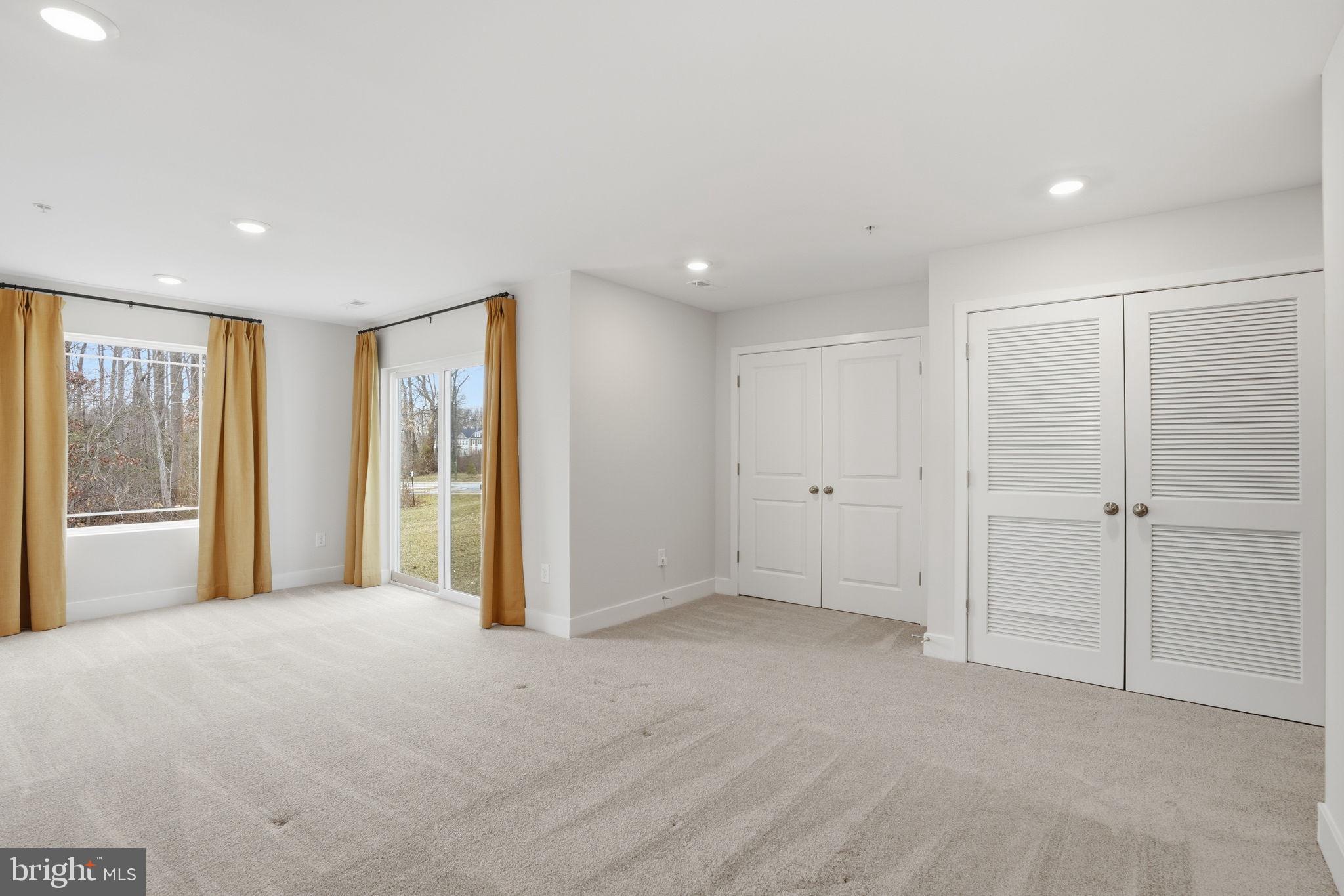 WATER'S LANDING - Residential