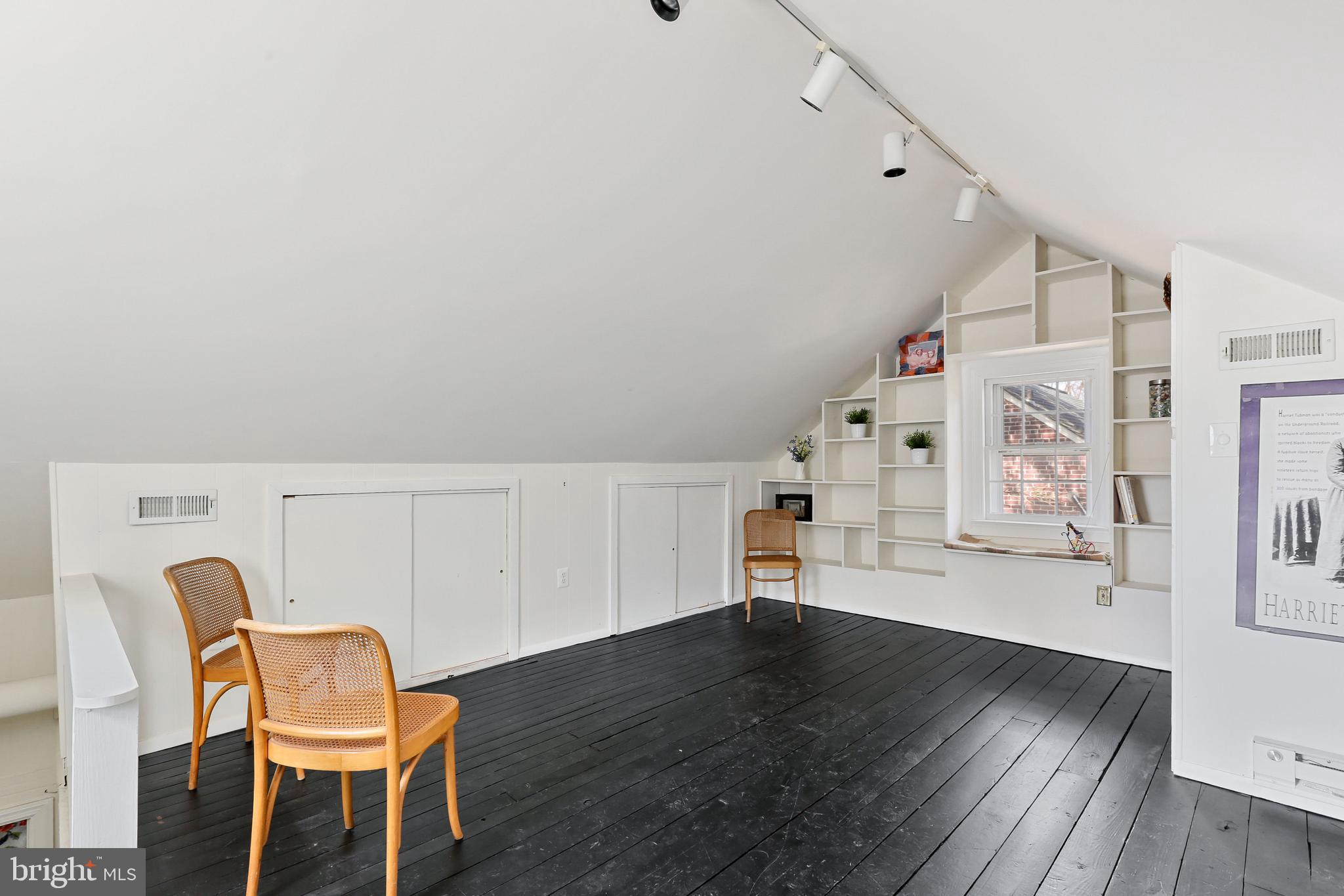 BELVEDERE SQUARE - Residential