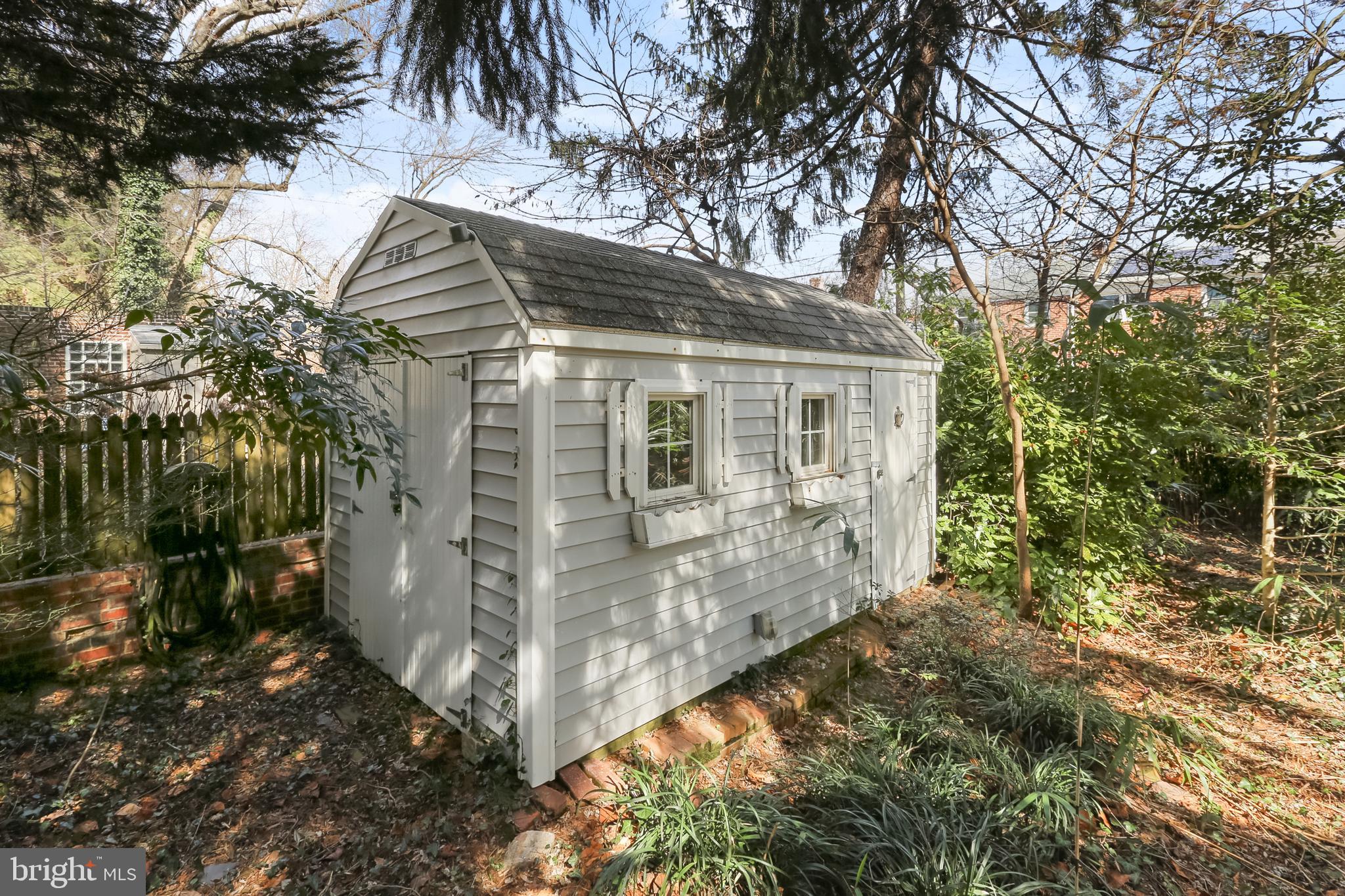 BELVEDERE SQUARE - Residential