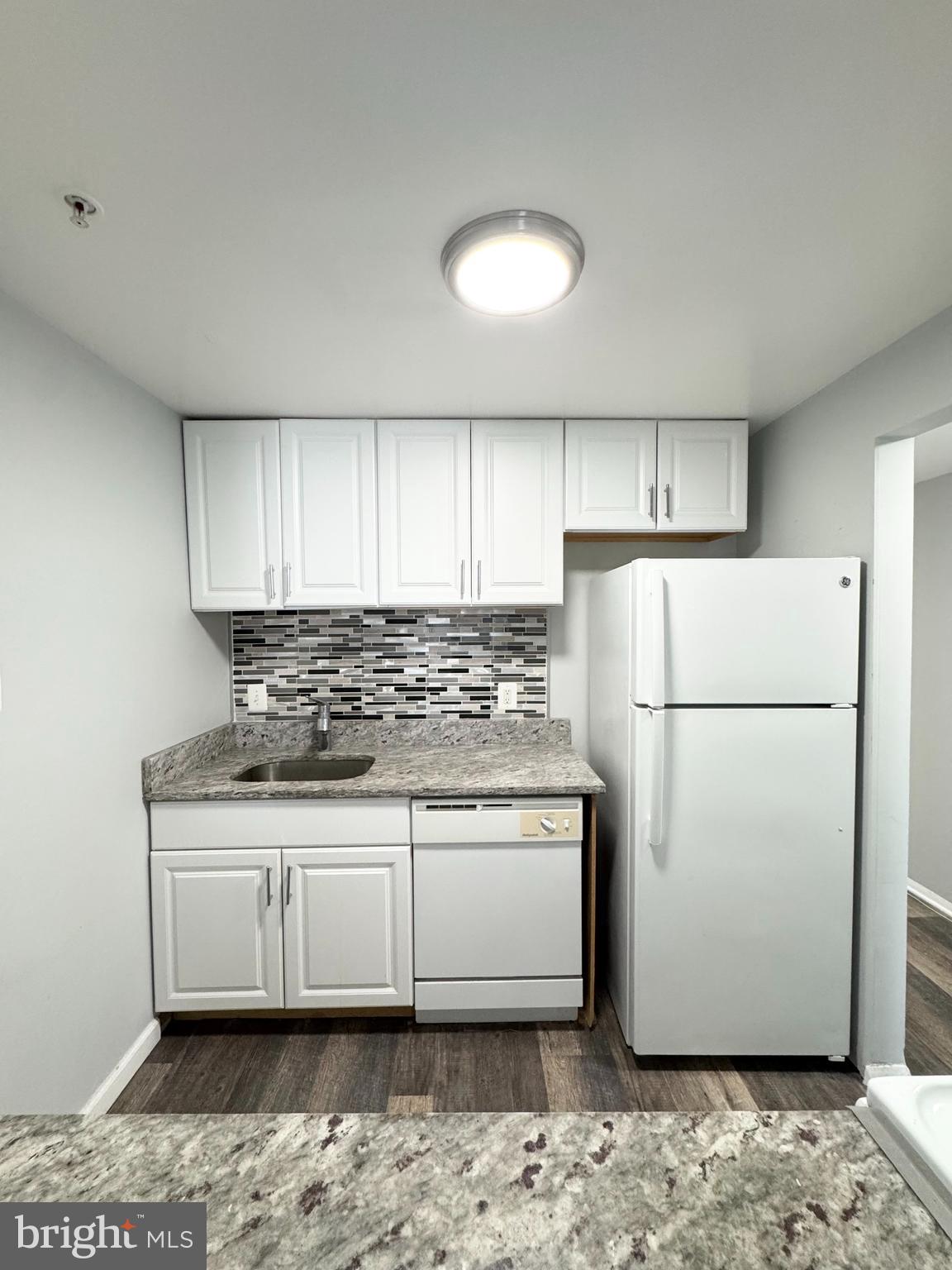 PENTHOUSE CONDOMINIUMS - Residential Lease