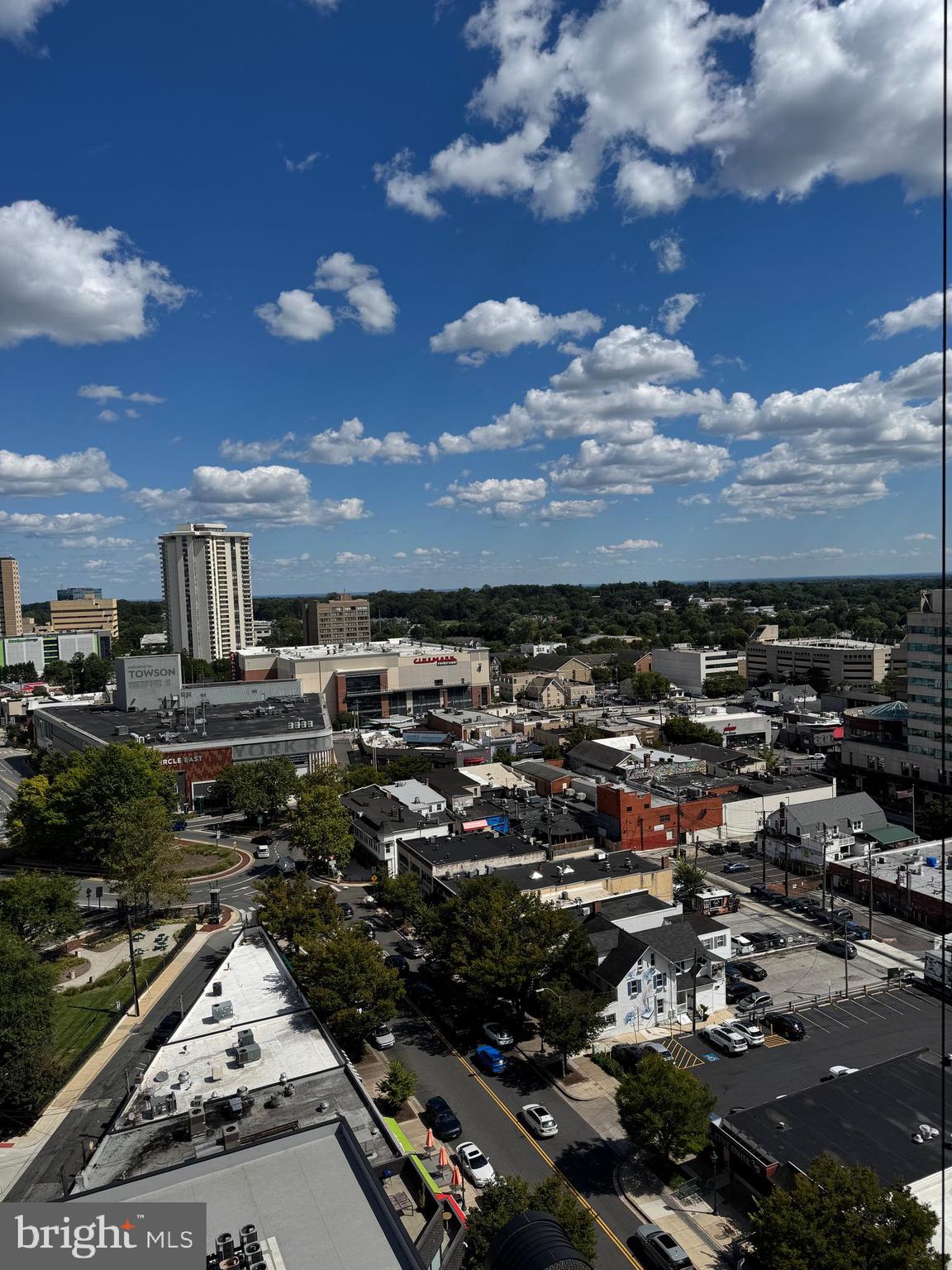 PENTHOUSE CONDOMINIUMS - Residential Lease