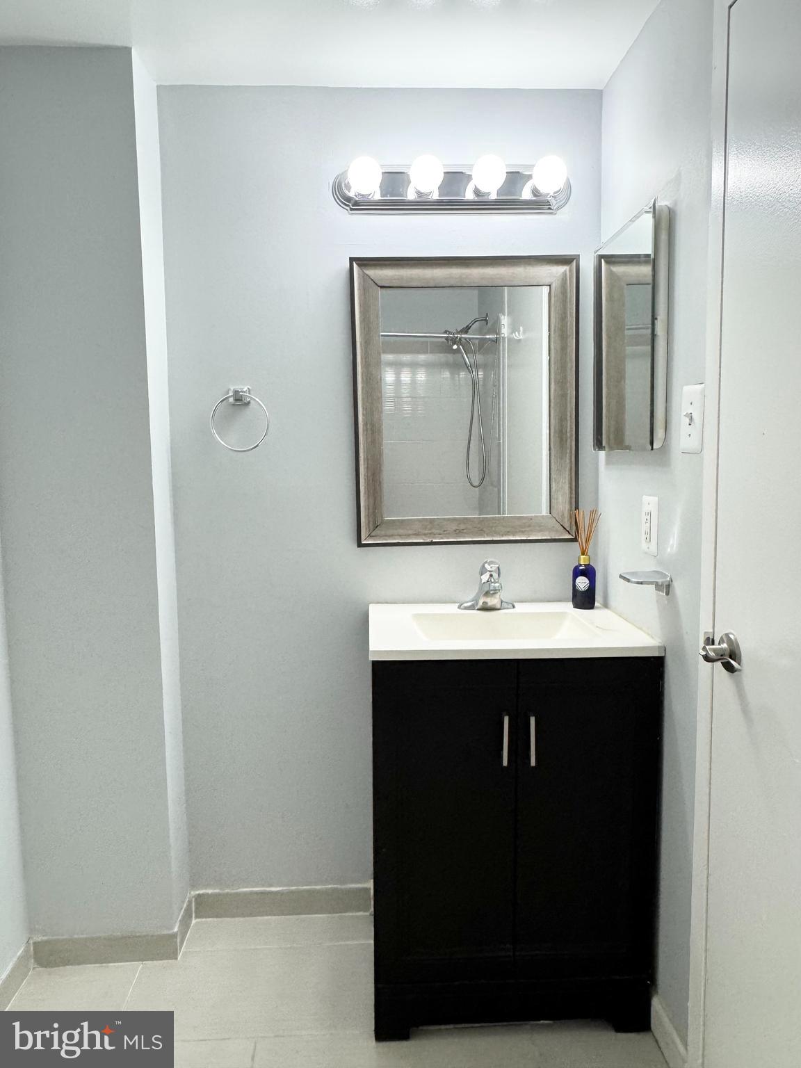 PENTHOUSE CONDOMINIUMS - Residential Lease