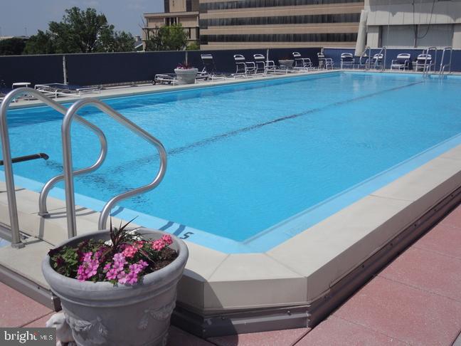 PENTHOUSE CONDOMINIUMS - Residential Lease