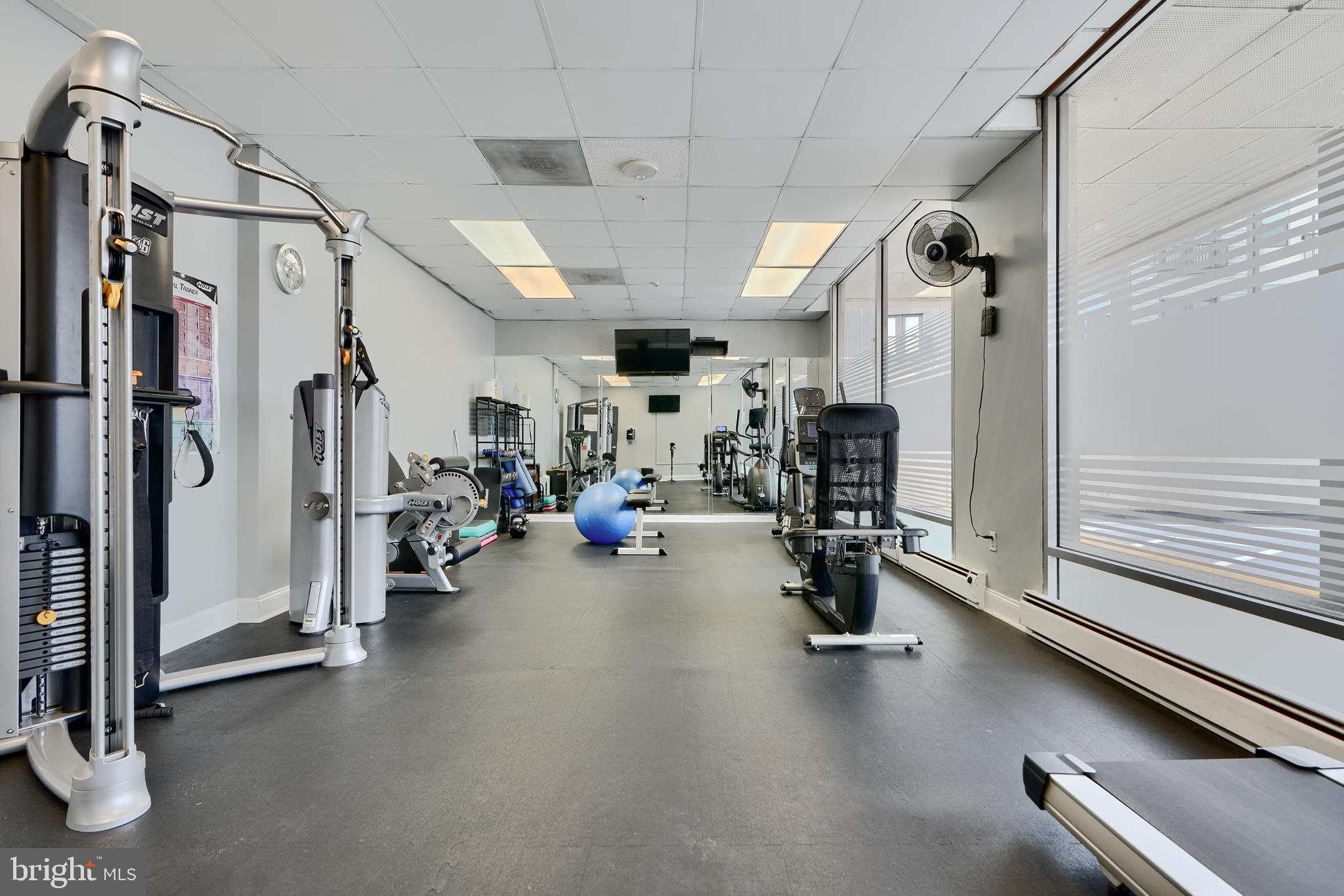 PENTHOUSE CONDOMINIUMS - Residential Lease