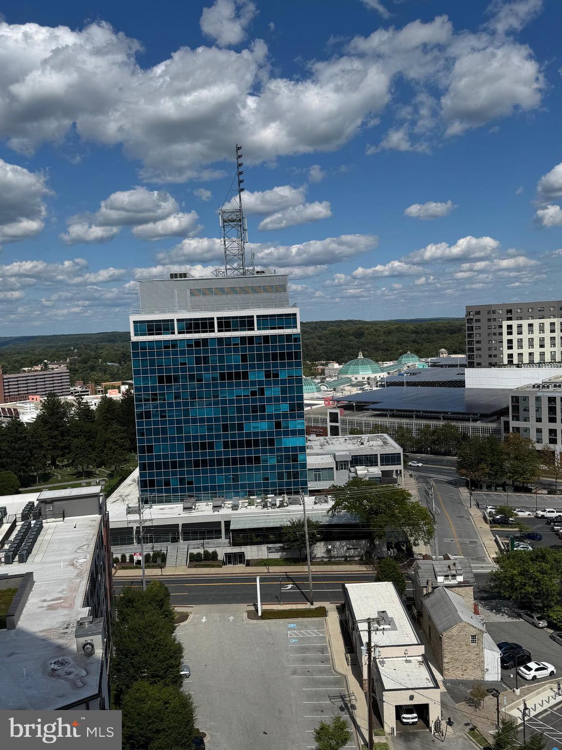 PENTHOUSE CONDOMINIUMS - Residential Lease