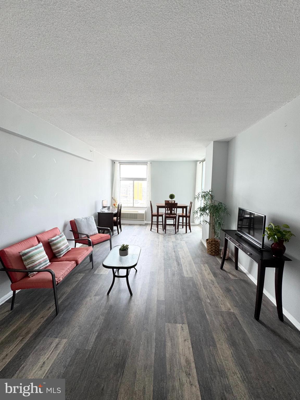 PENTHOUSE CONDOMINIUMS - Residential Lease