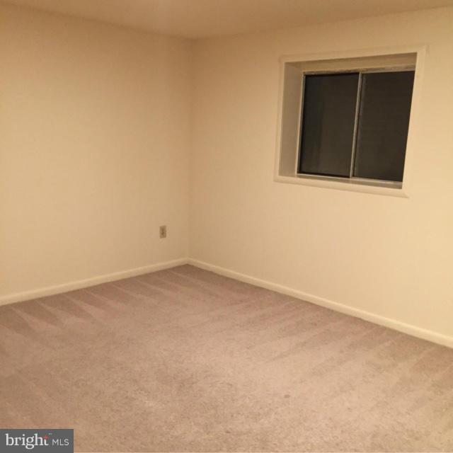 SEVEN OAKS - Residential Lease