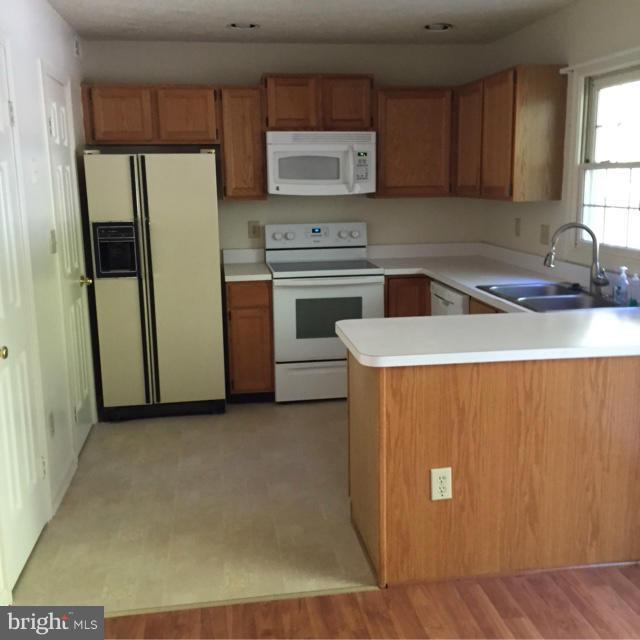 SEVEN OAKS - Residential Lease