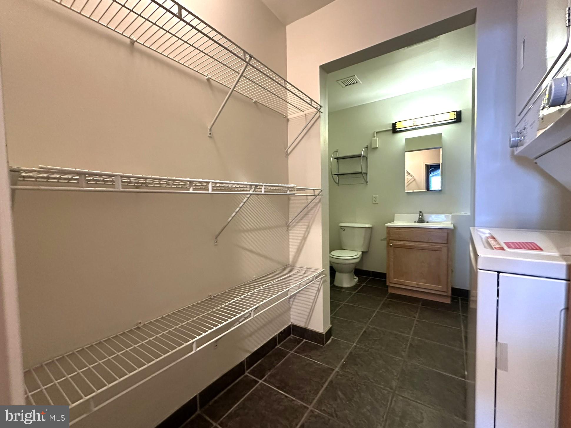 CENTER CITY - Residential Lease