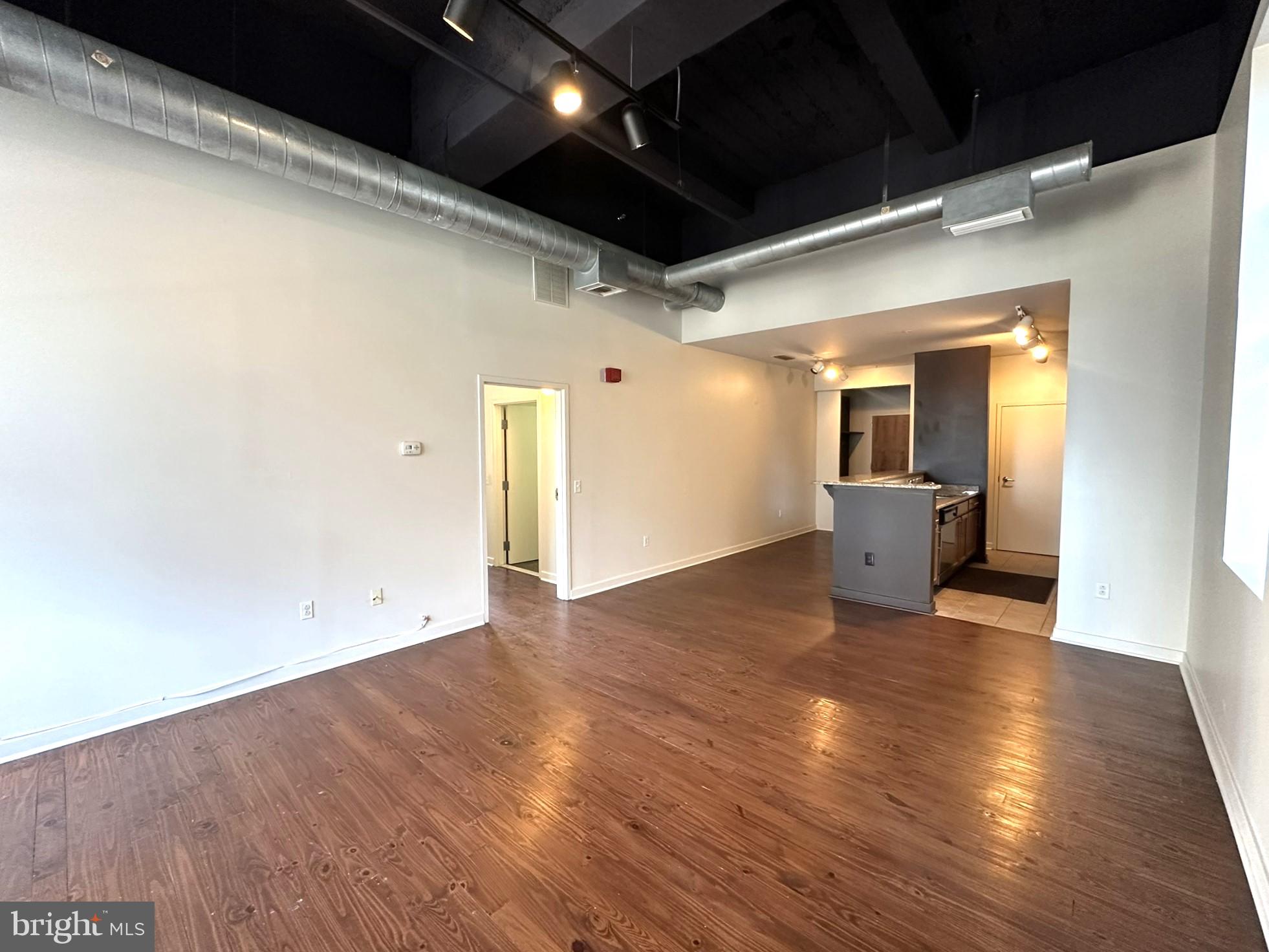 CENTER CITY - Residential Lease