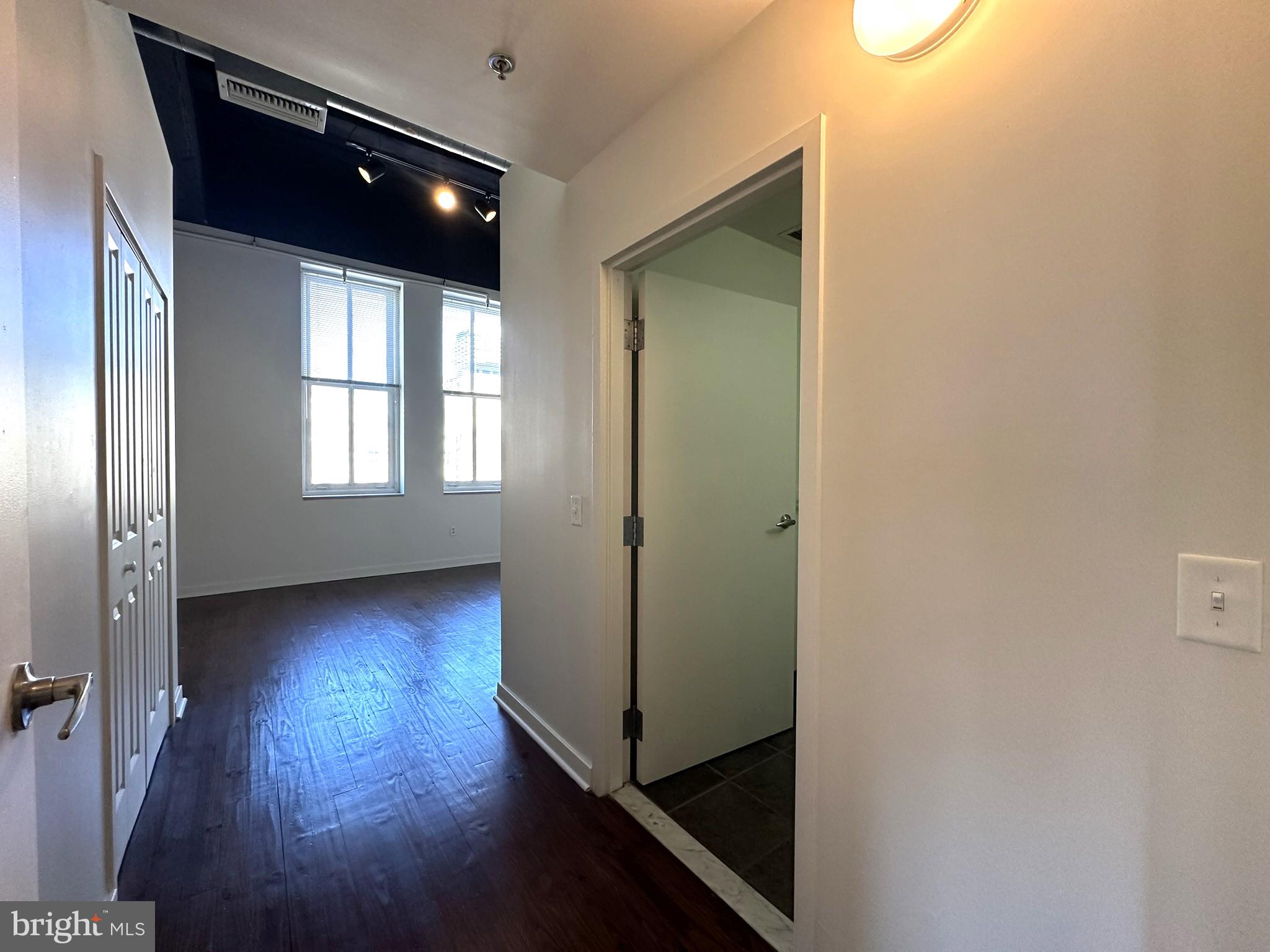 CENTER CITY - Residential Lease