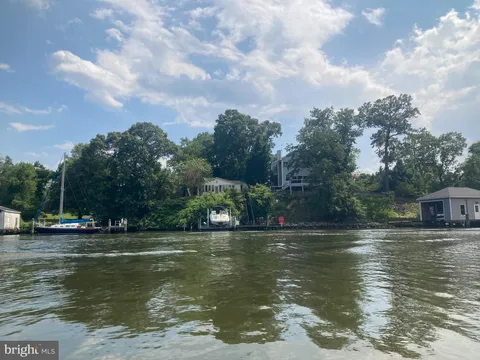 150 Riverside Road, Edgewater, MD MLS: MDAA2101312