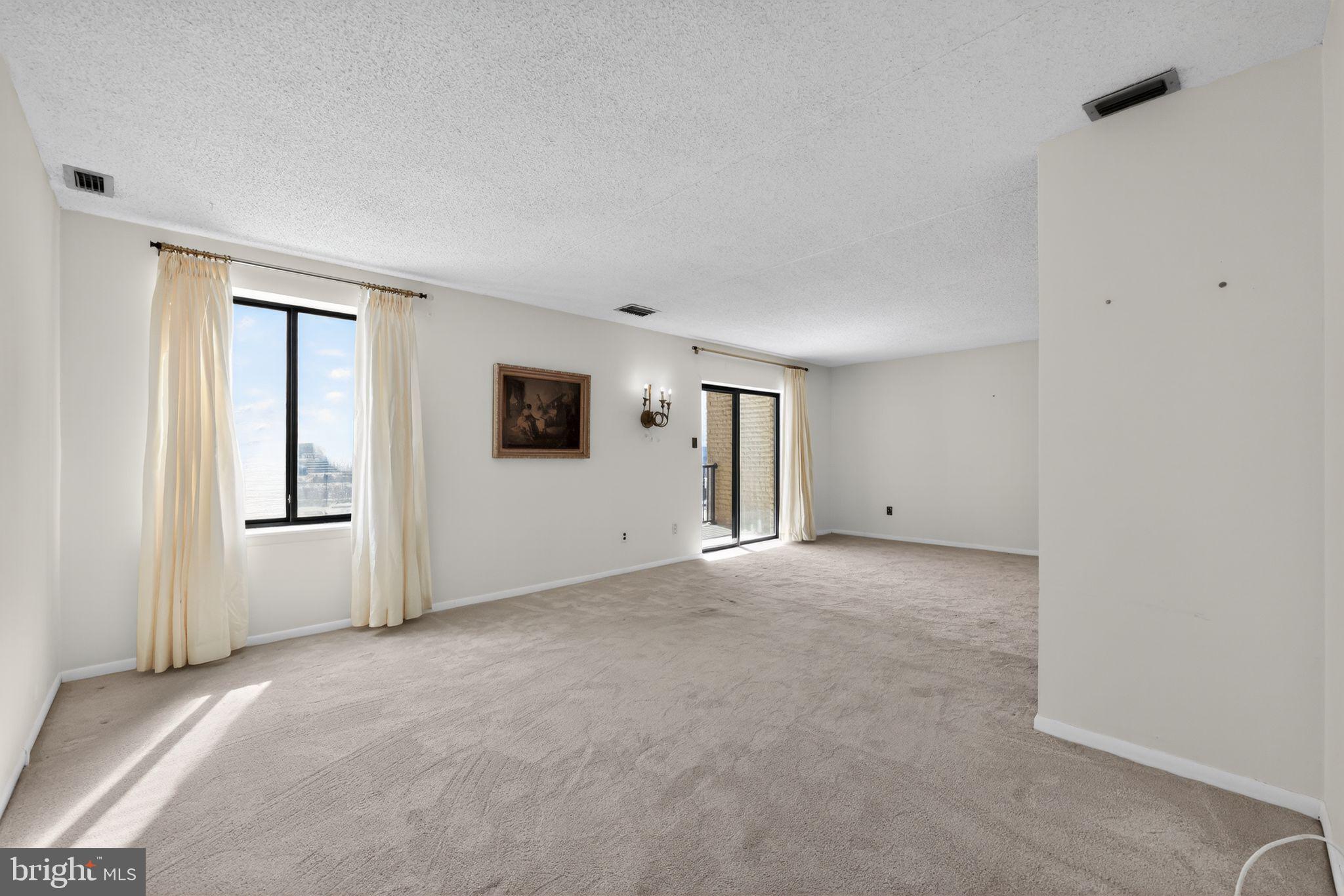 VALLEY FORGE TOWER - Residential