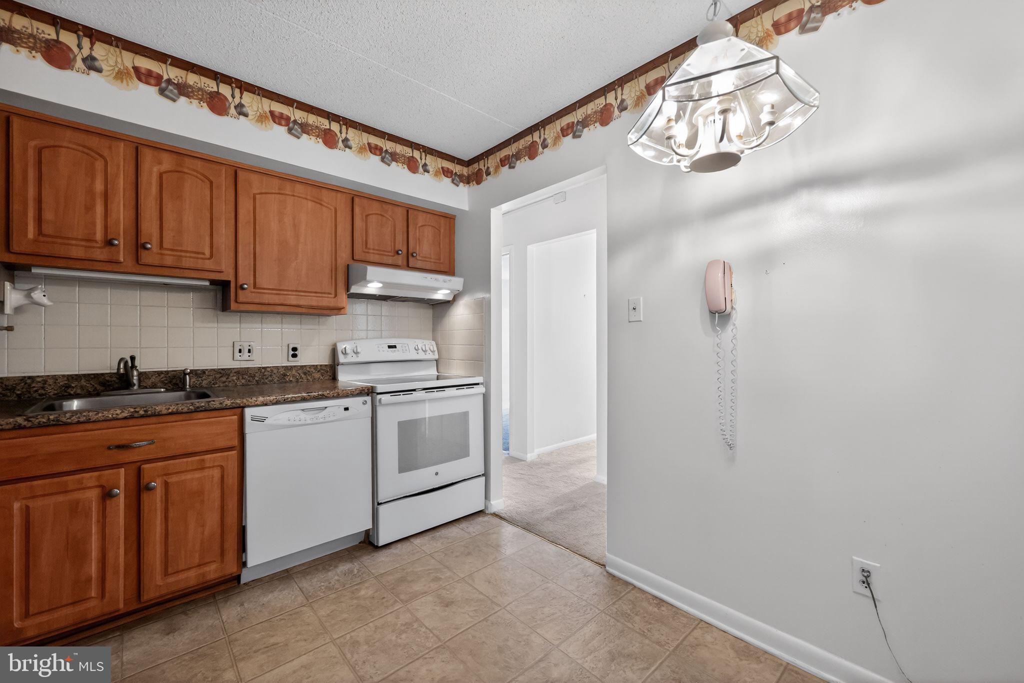 VALLEY FORGE TOWER - Residential