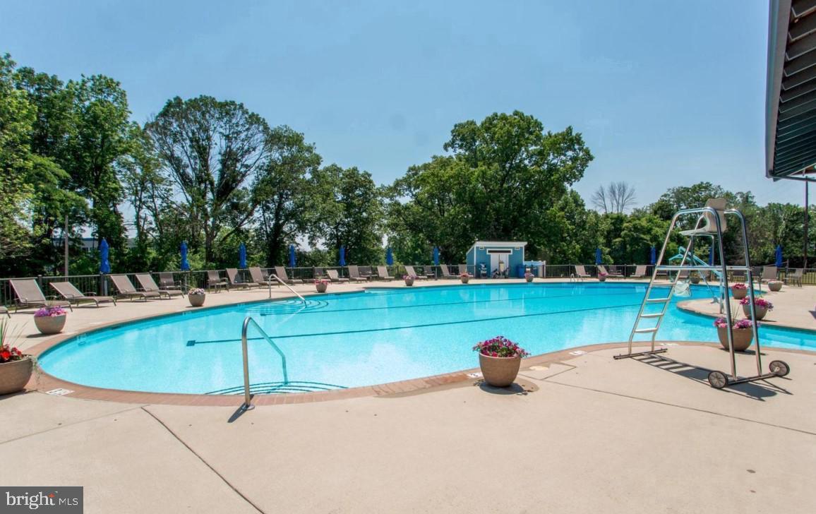 VALLEY FORGE TOWER - Residential