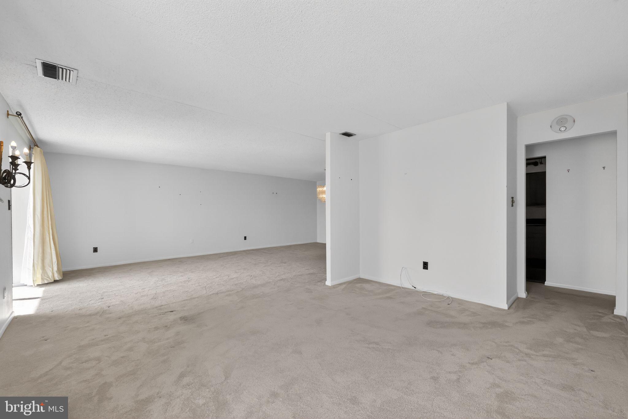 VALLEY FORGE TOWER - Residential