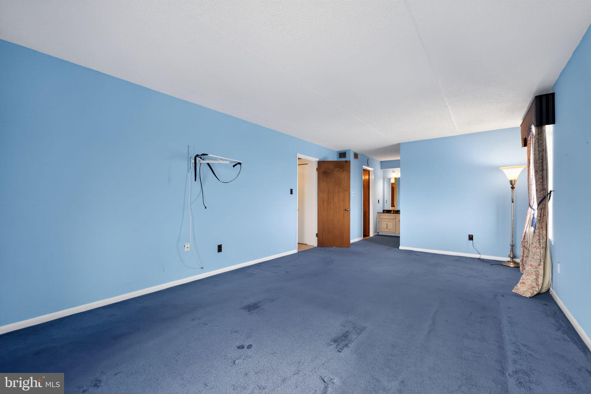 VALLEY FORGE TOWER - Residential