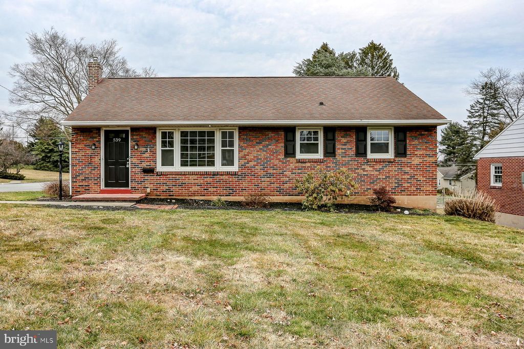 Photo of 539 Highlawn Avenue, Elizabethtown, PA 17022 (MLS # PALA2047458)