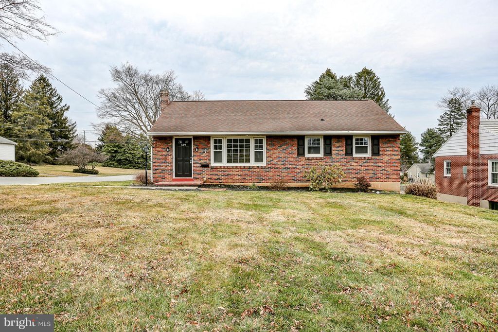 Photo of 539 Highlawn Avenue, Elizabethtown, PA 17022 (MLS # PALA2047458)