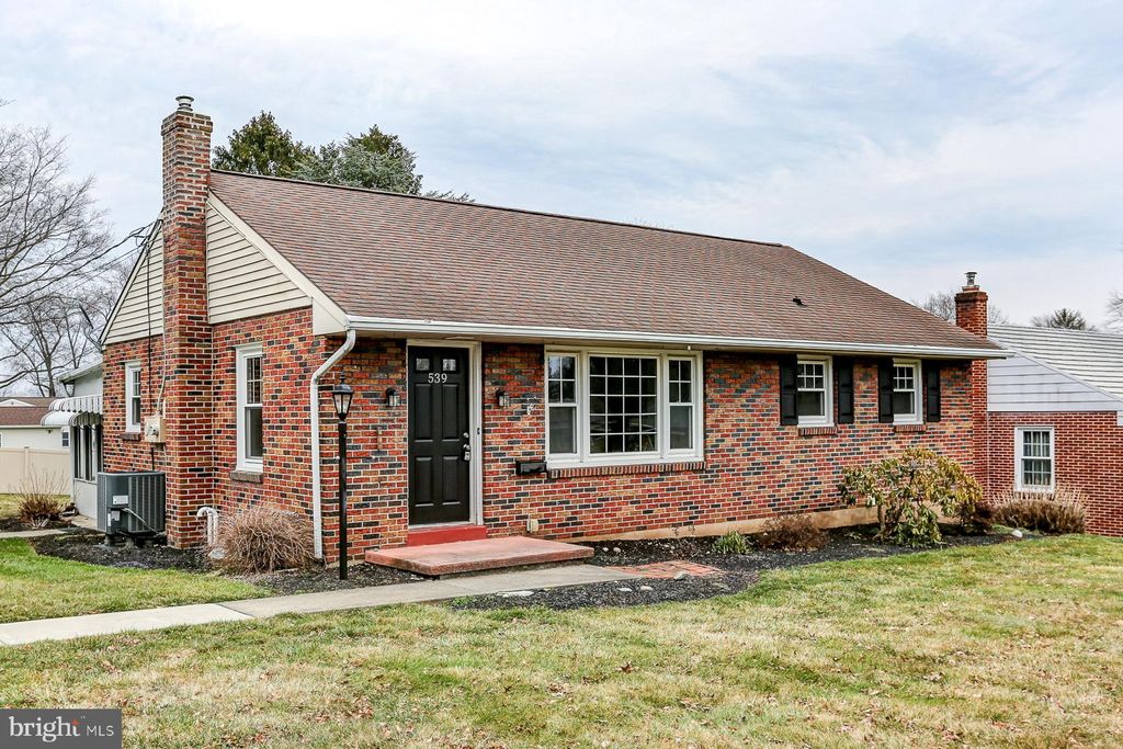 Photo of 539 Highlawn Avenue, Elizabethtown, PA 17022 (MLS # PALA2047458)