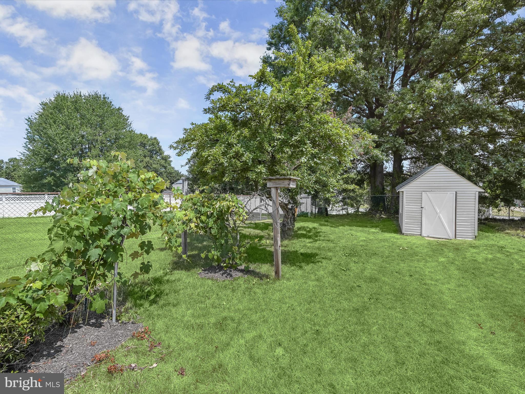 RAMBLING HILLS - Residential