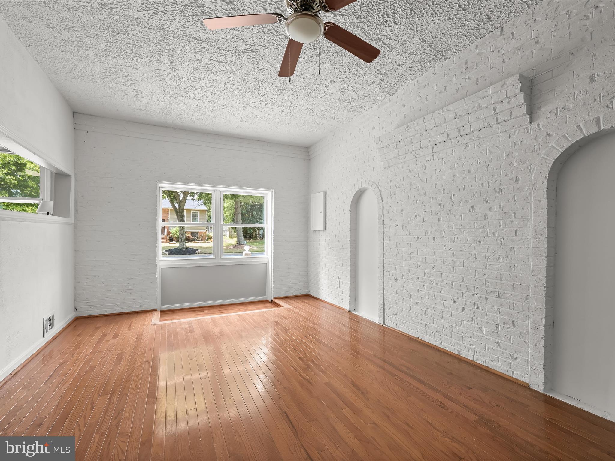 RAMBLING HILLS - Residential