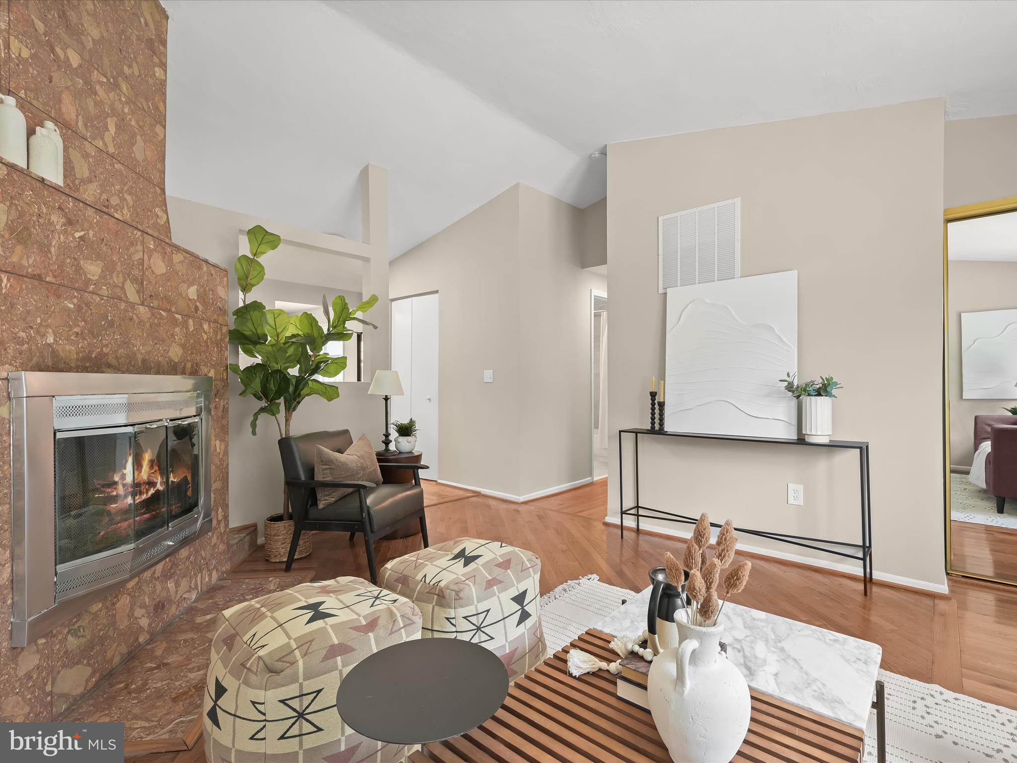 RAMBLING HILLS - Residential