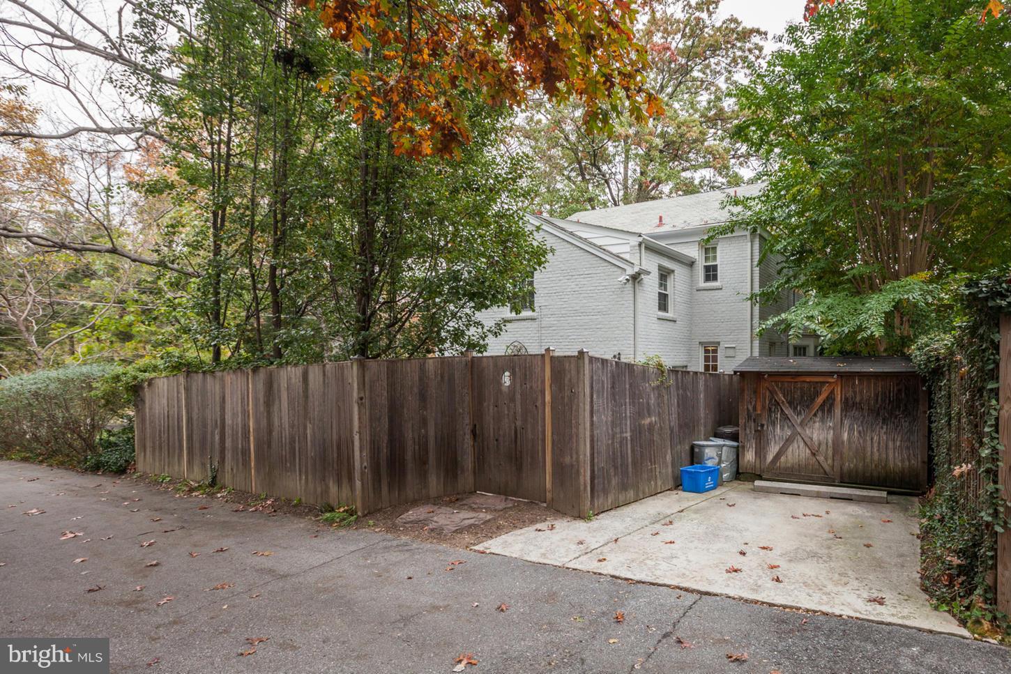 CHEVY CHASE - Residential