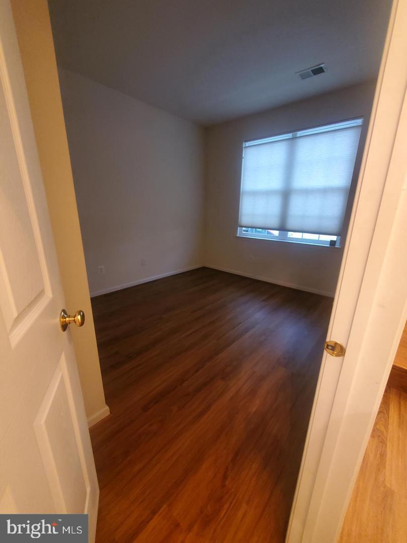 AMBERLEA AT SOUTH RIDING - Residential Lease