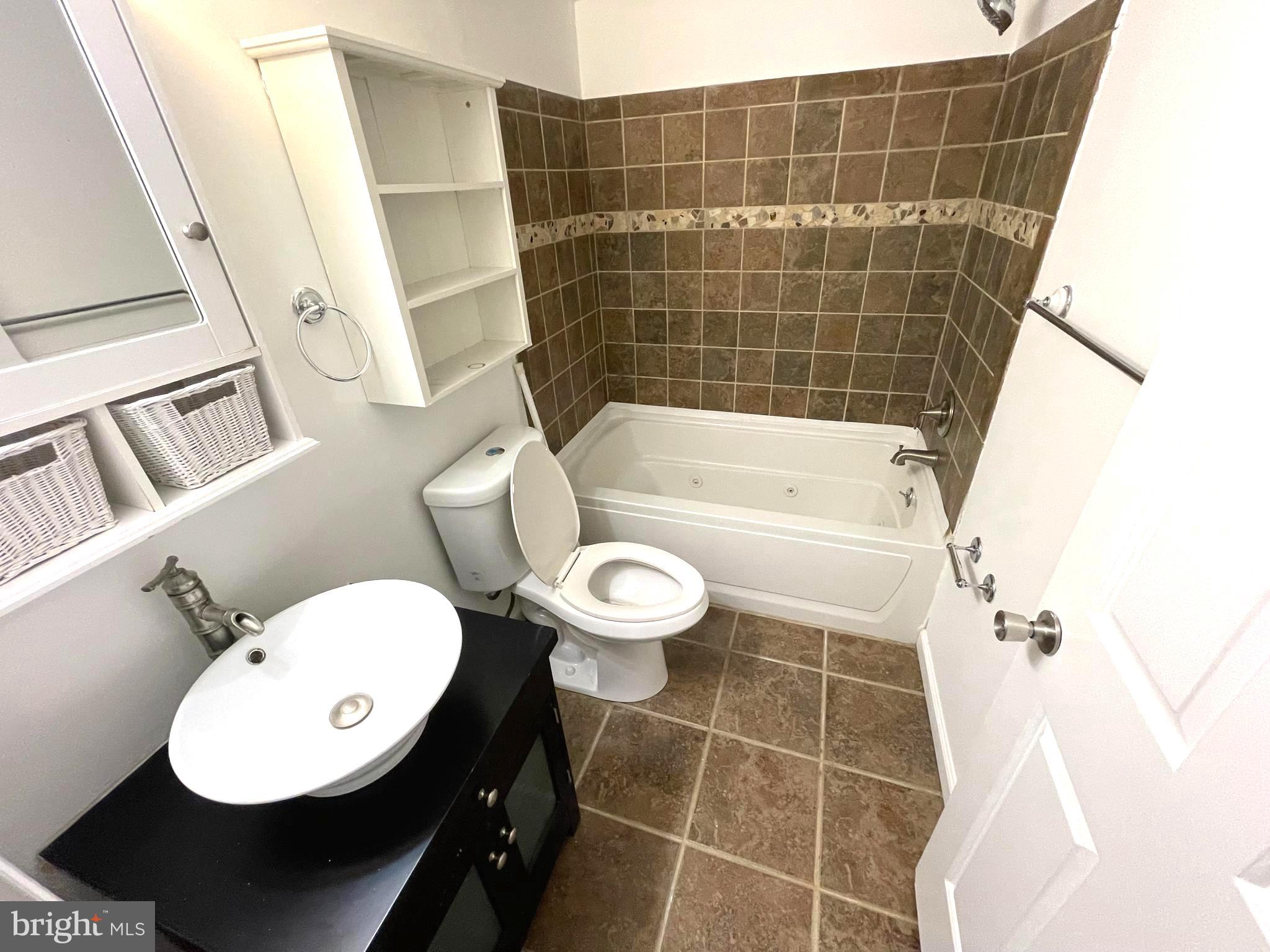 CHESTERBROOK - Residential Lease