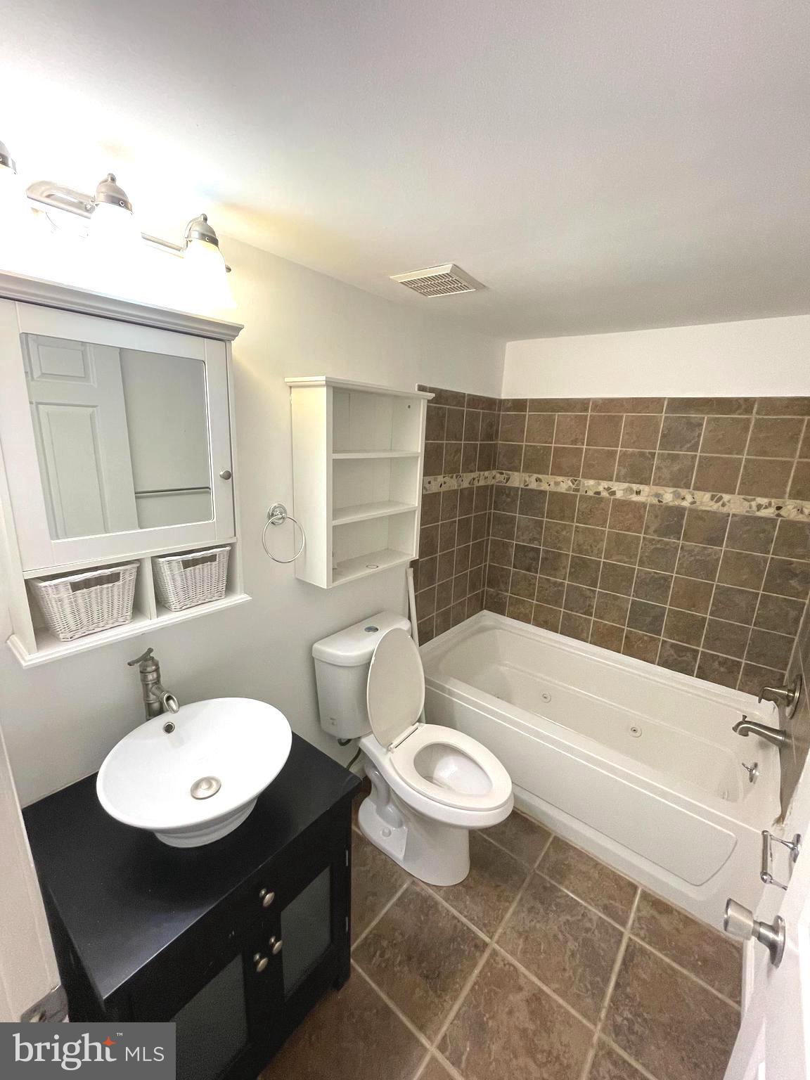 CHESTERBROOK - Residential Lease