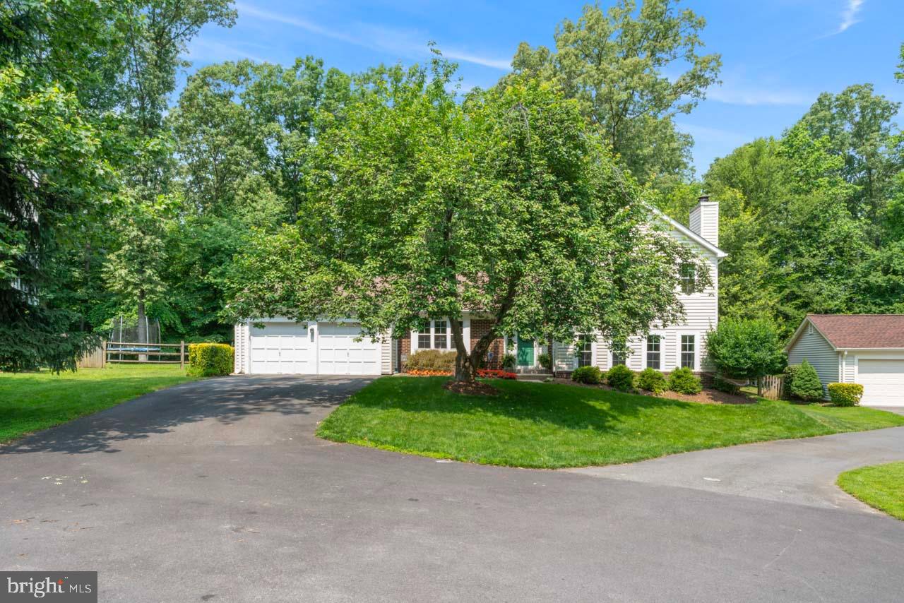 5911 OAK LEATHER DRIVE