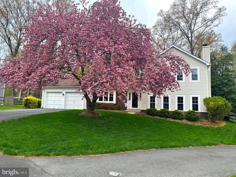 5911 OAK LEATHER DRIVE BURKE VA 22015