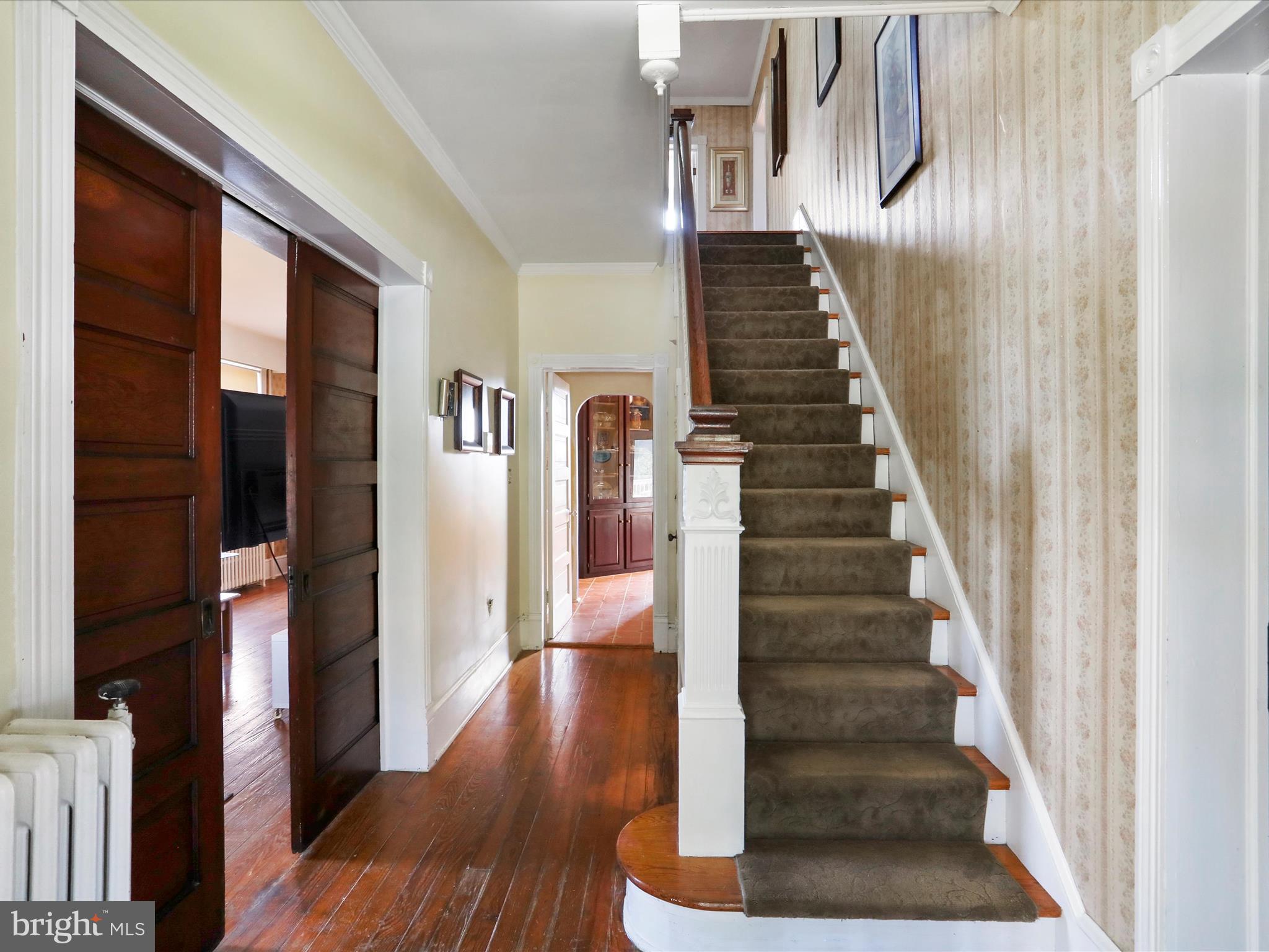 1048 FAIRVIEW DRIVE