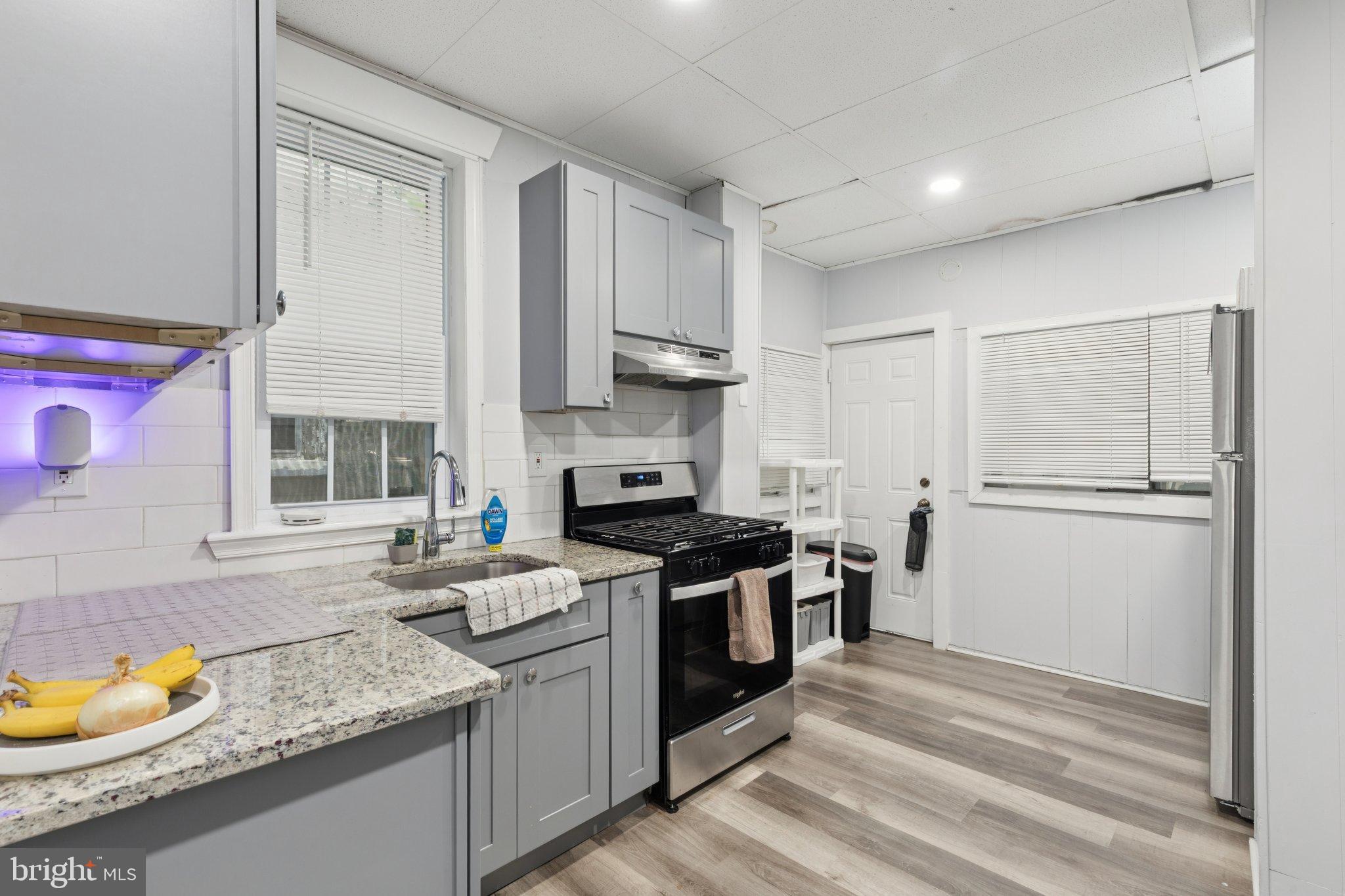 2743 N NEWKIRK STREET