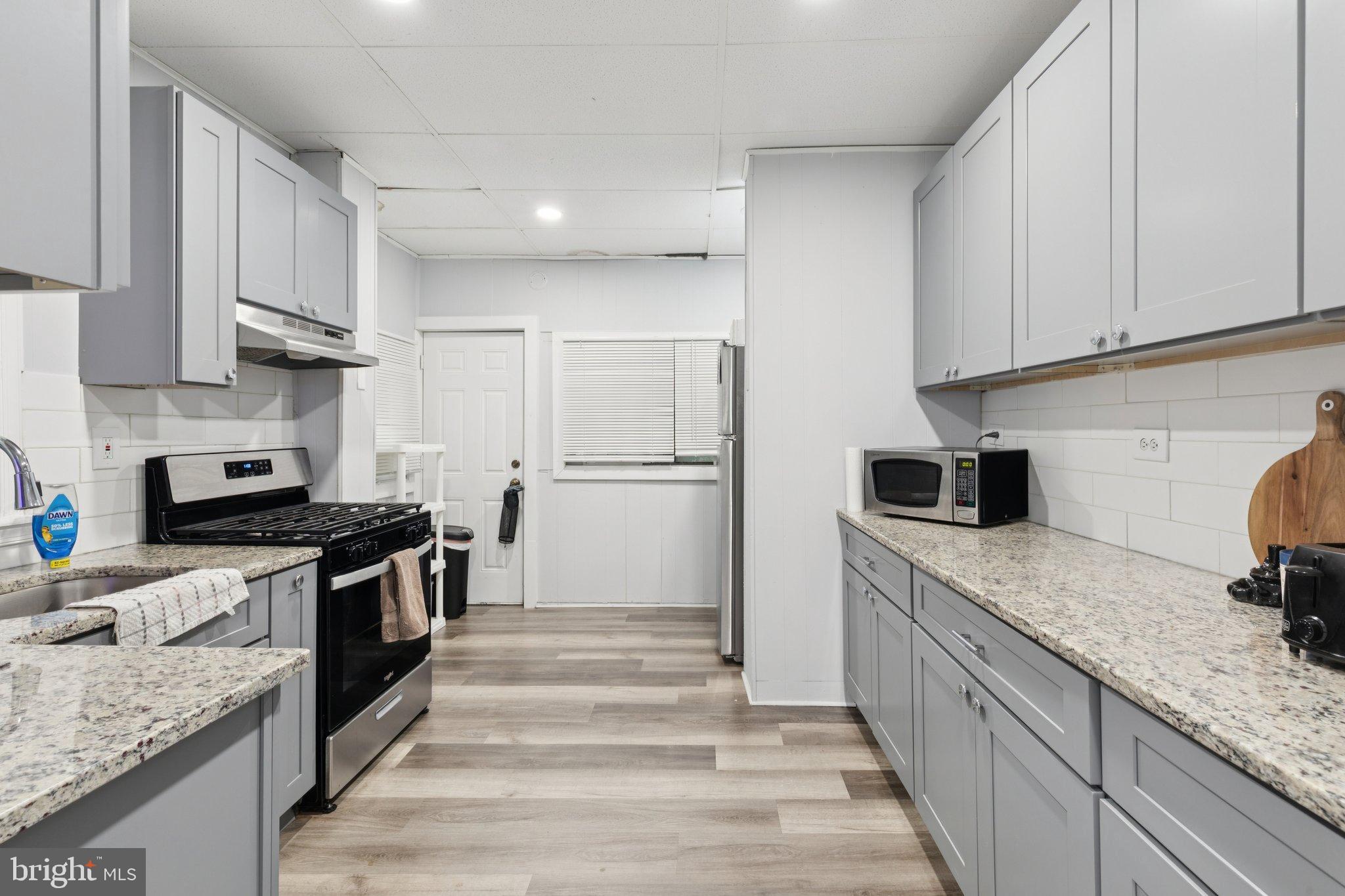 2743 N NEWKIRK STREET