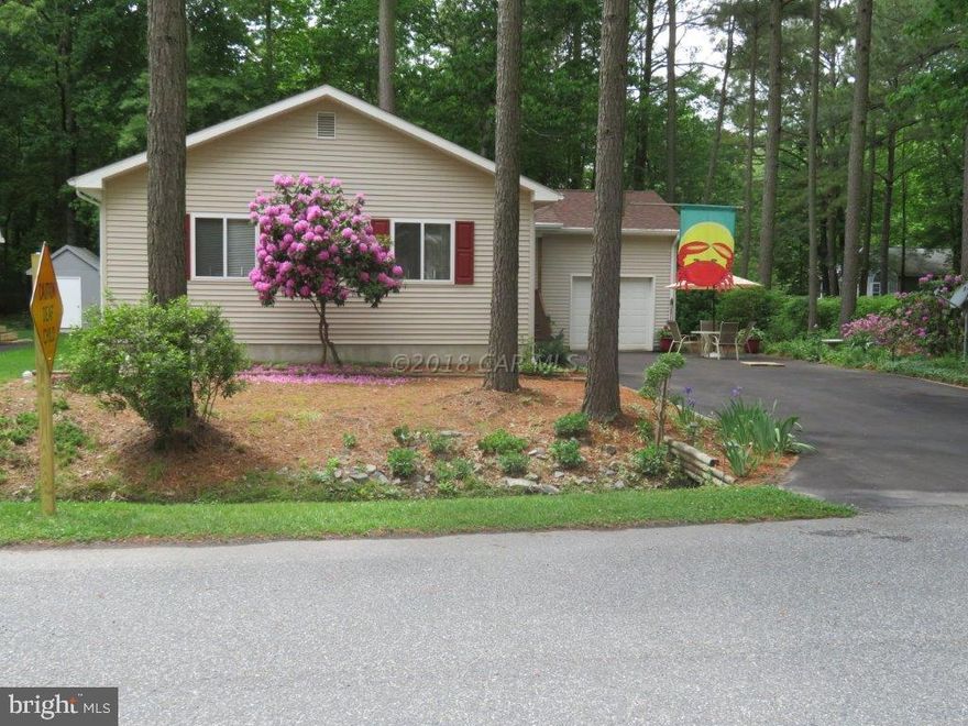 3Bed/2Bath-94 built,1368sq.ft.furnished home-1car attached garage ,wash tub, work bench&built in wall shelves, CORNER 9866sq.Ft.lot larger than most on Street w/privacy shrubbery.1 owner-NEVER RENTED.Shows pride of ownership. Cathedral ceiling w/beam.Tiled Kit.&bath floors-neutral carpet.67' x27'paved driveway.Alarm system, levelor blinds,8yr.new roof.Remote gas fireplace, w/dryer, Kit. w/silestone countertops ,dishwasher ,range&hood, fridge,ice maker, micro ,newer disposal, new sink. Central A/C,6 ceiling fans& approx.3yr.new furnace,gas w/htr. replaced approx 07. Lg.bedrooms,master w/walk in closet. Lg.rear 3season room leads to outdoor deck w/Gas grill&shed. Floored pull down attic.Great location 1st St.from south gate near restaurants,banks&more.Encapsulated well maintained crawl spac