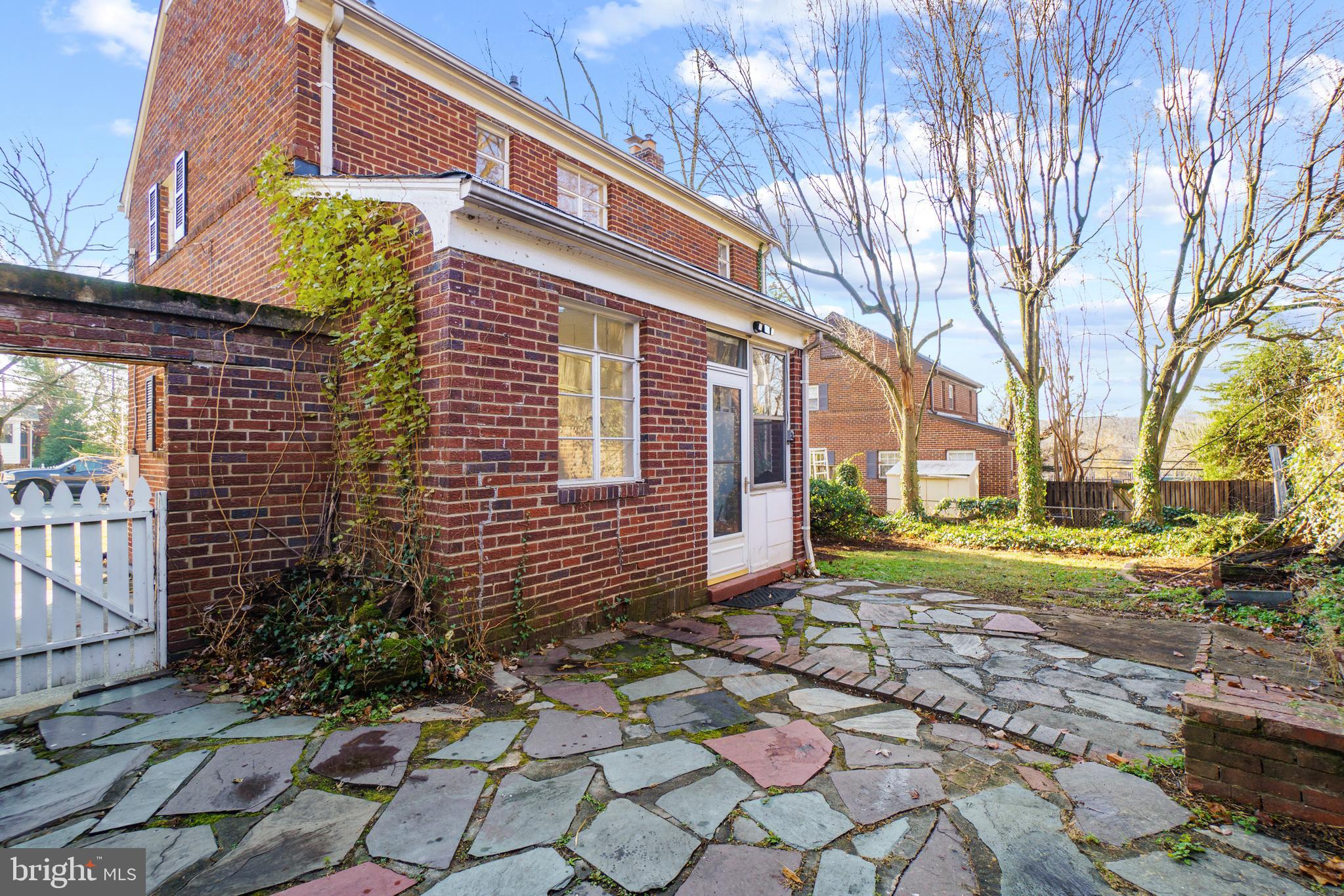 AURORA HILLS - Residential Lease