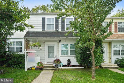 Townhouse For Sale - 8304 Mountain Ash Way<br/> GAITHERSBURG, MD 20879