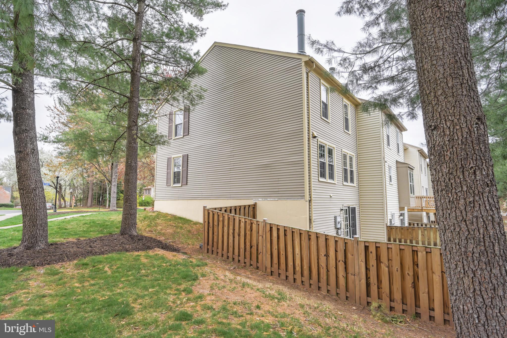 COLONY PARK - Residential