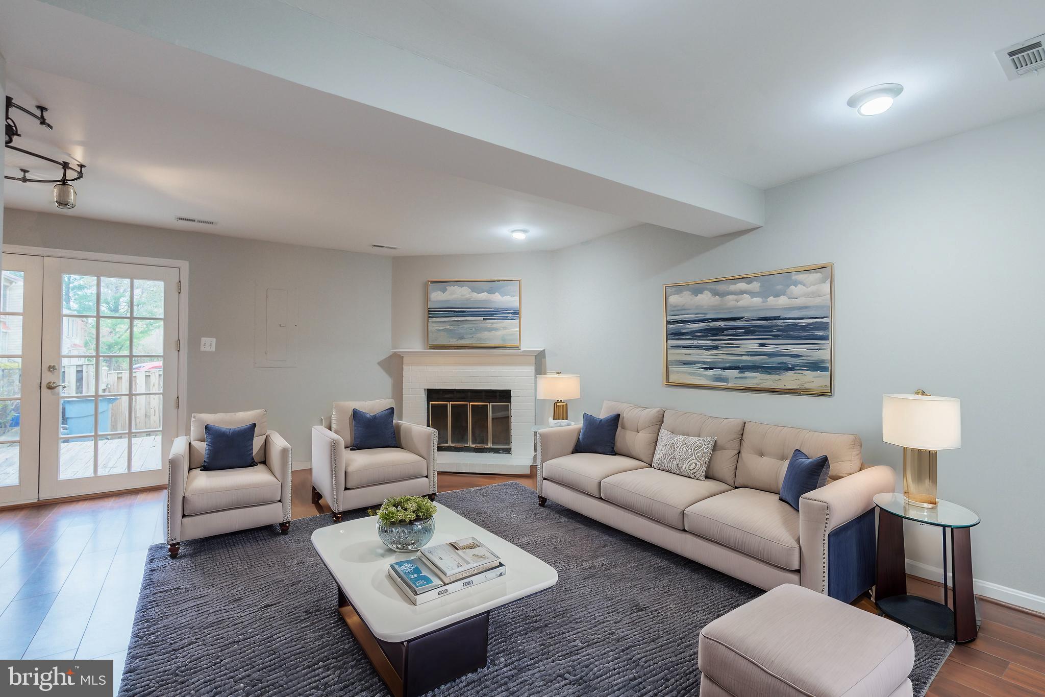 COLONY PARK - Residential