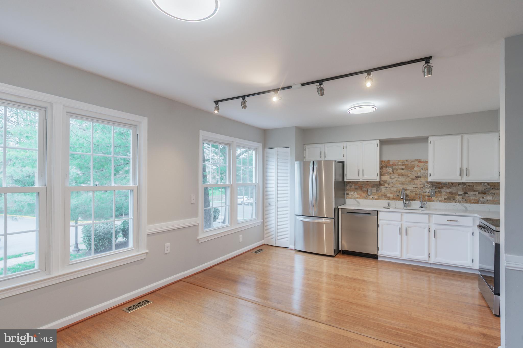 COLONY PARK - Residential