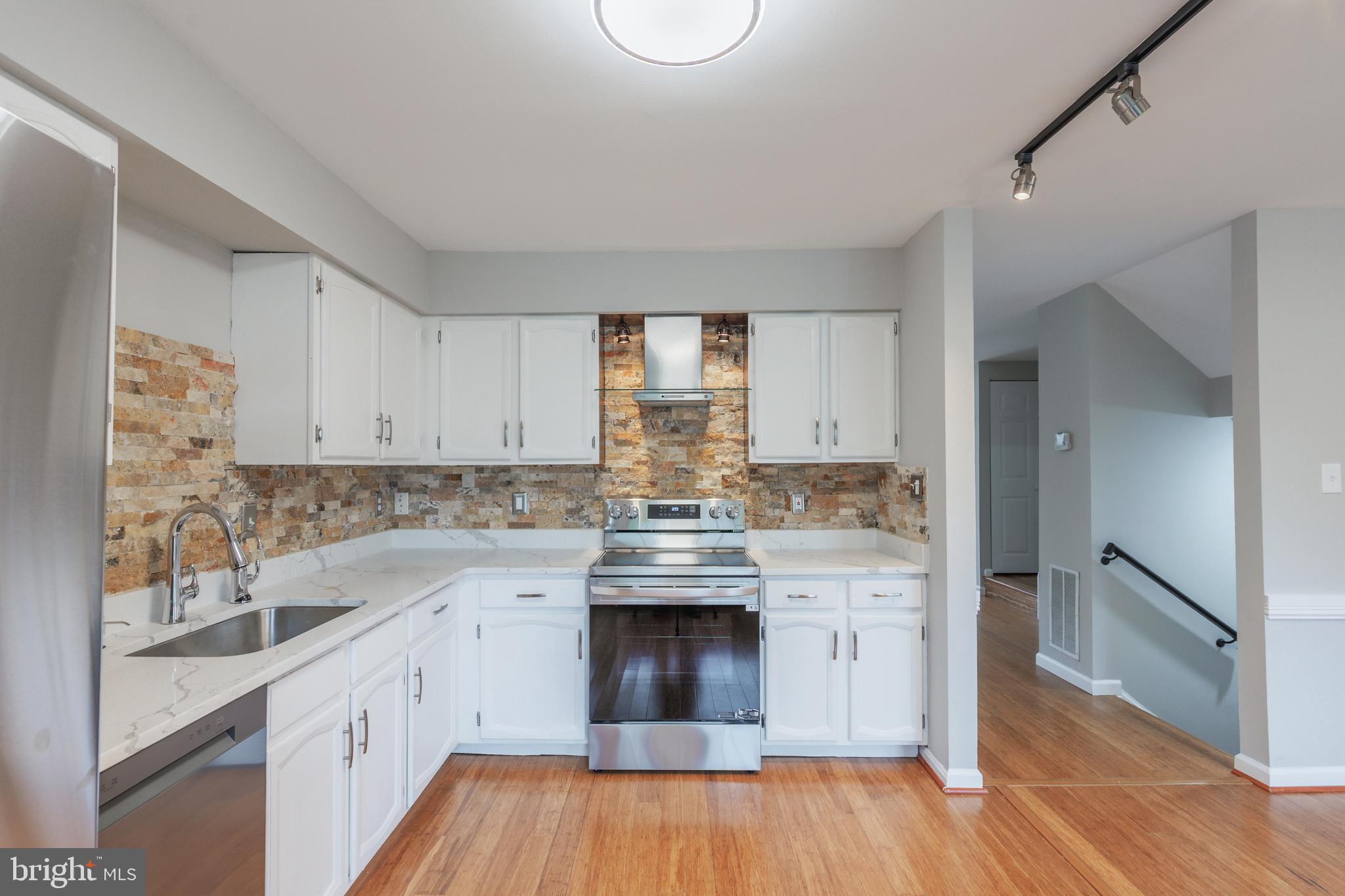 COLONY PARK - Residential