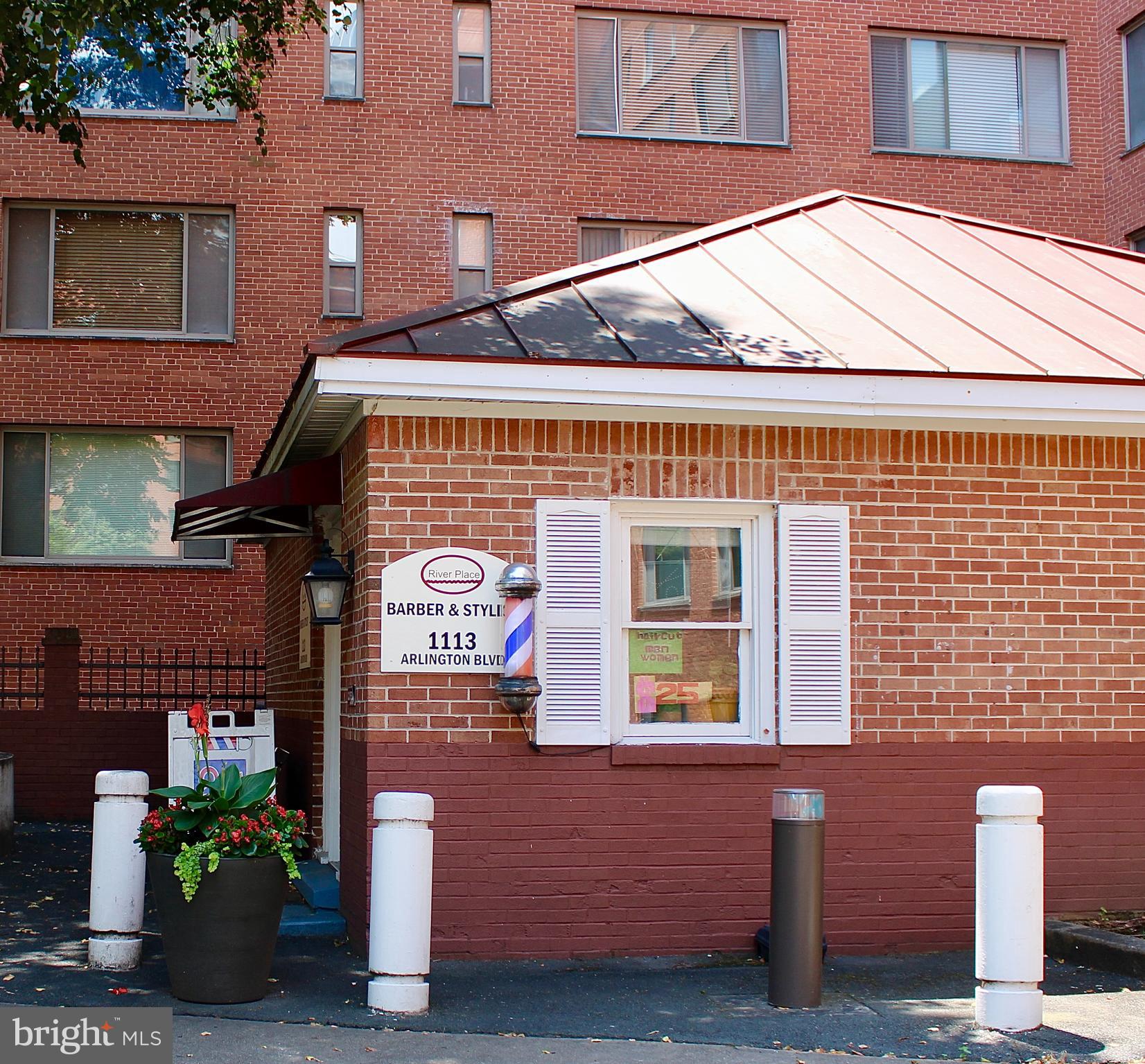 RIVER PLACE WEST - Residential Lease