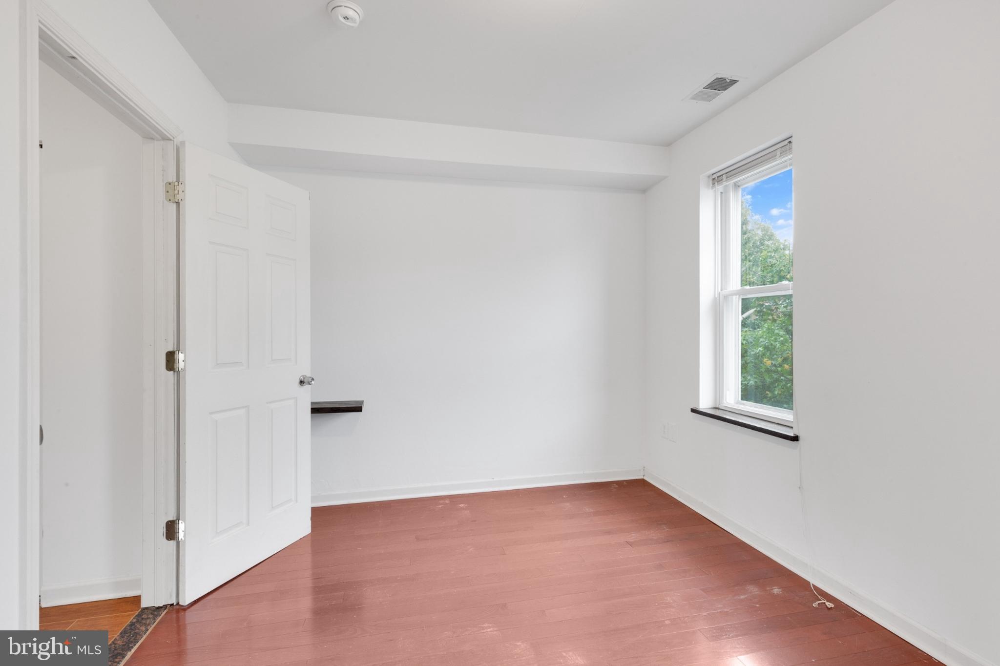 FAIRMOUNT - Residential Lease