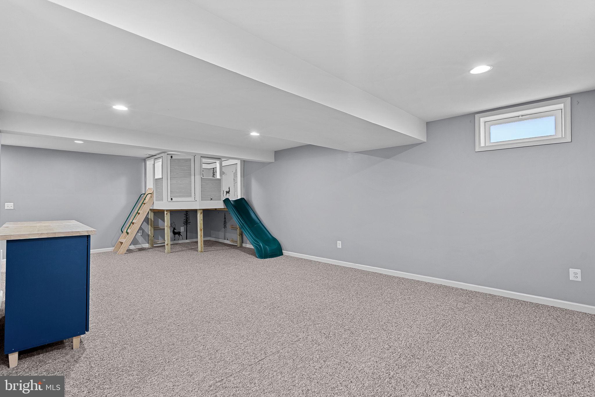 NEW TOWN MEADOWS - Residential