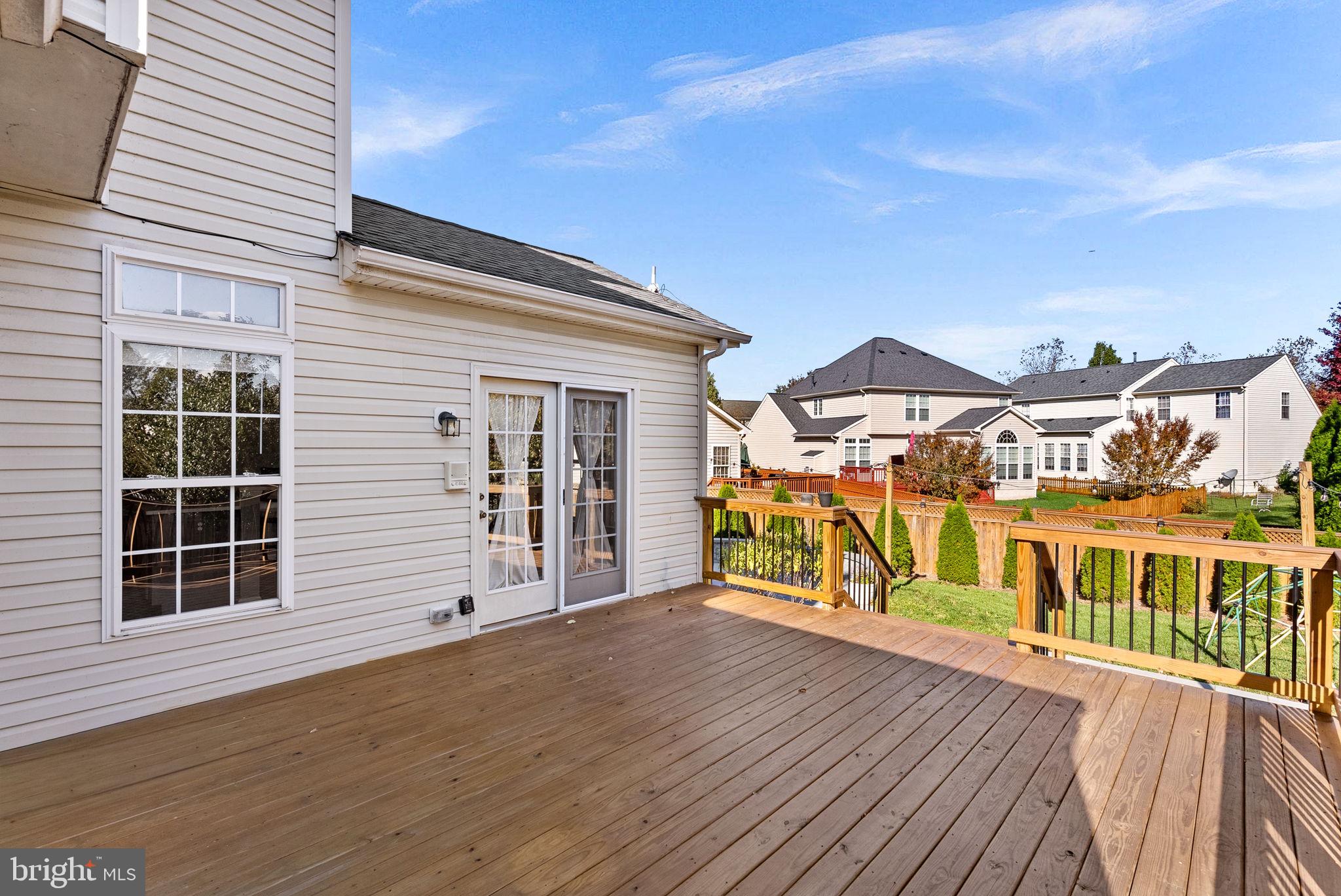 NEW TOWN MEADOWS - Residential