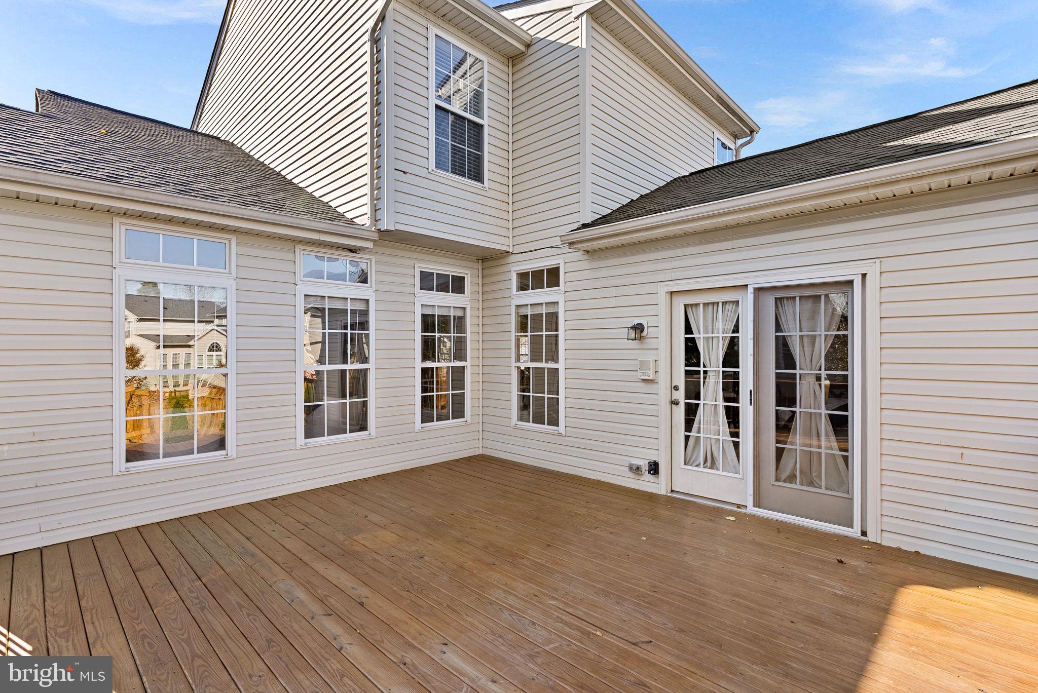 NEW TOWN MEADOWS - Residential