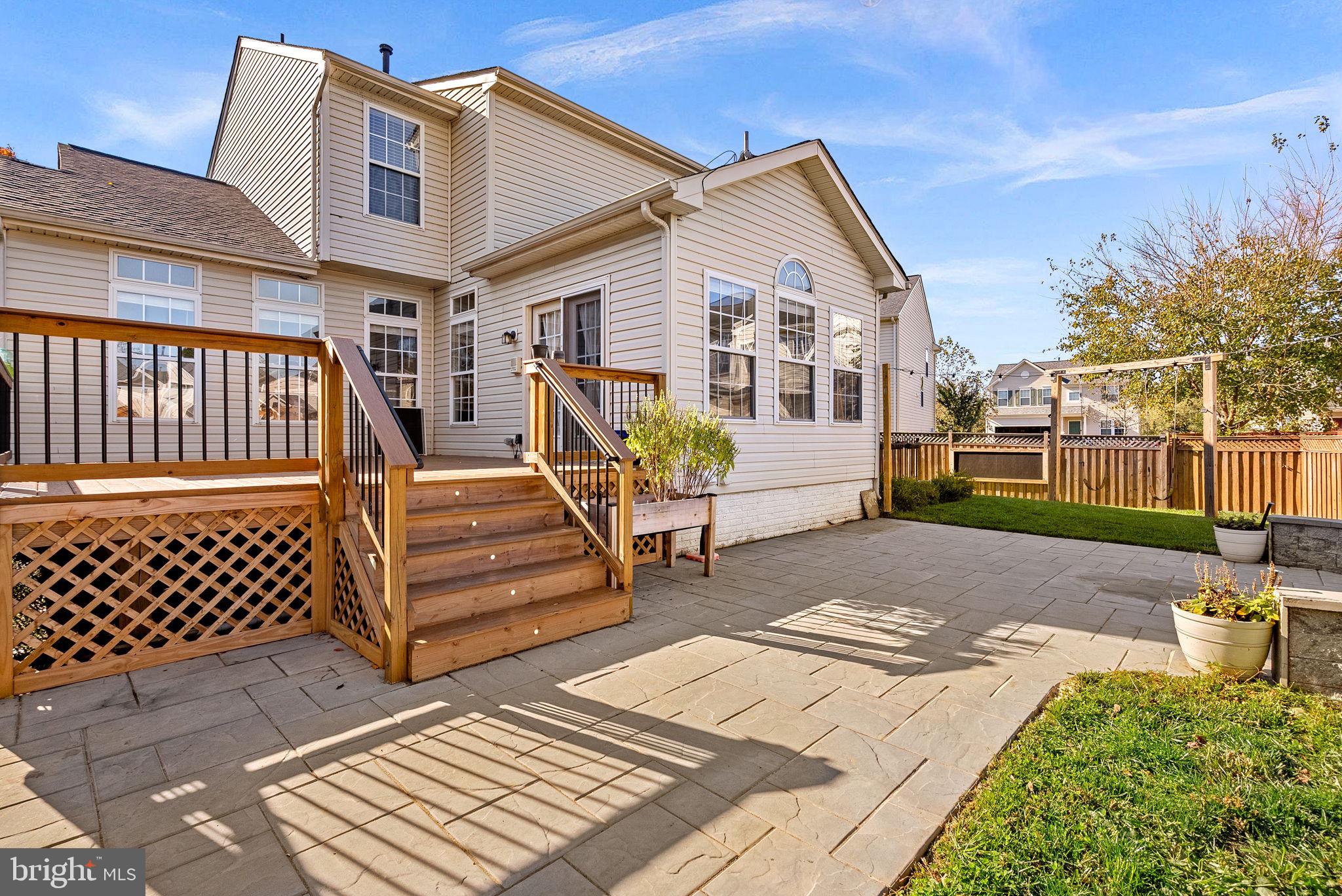 NEW TOWN MEADOWS - Residential