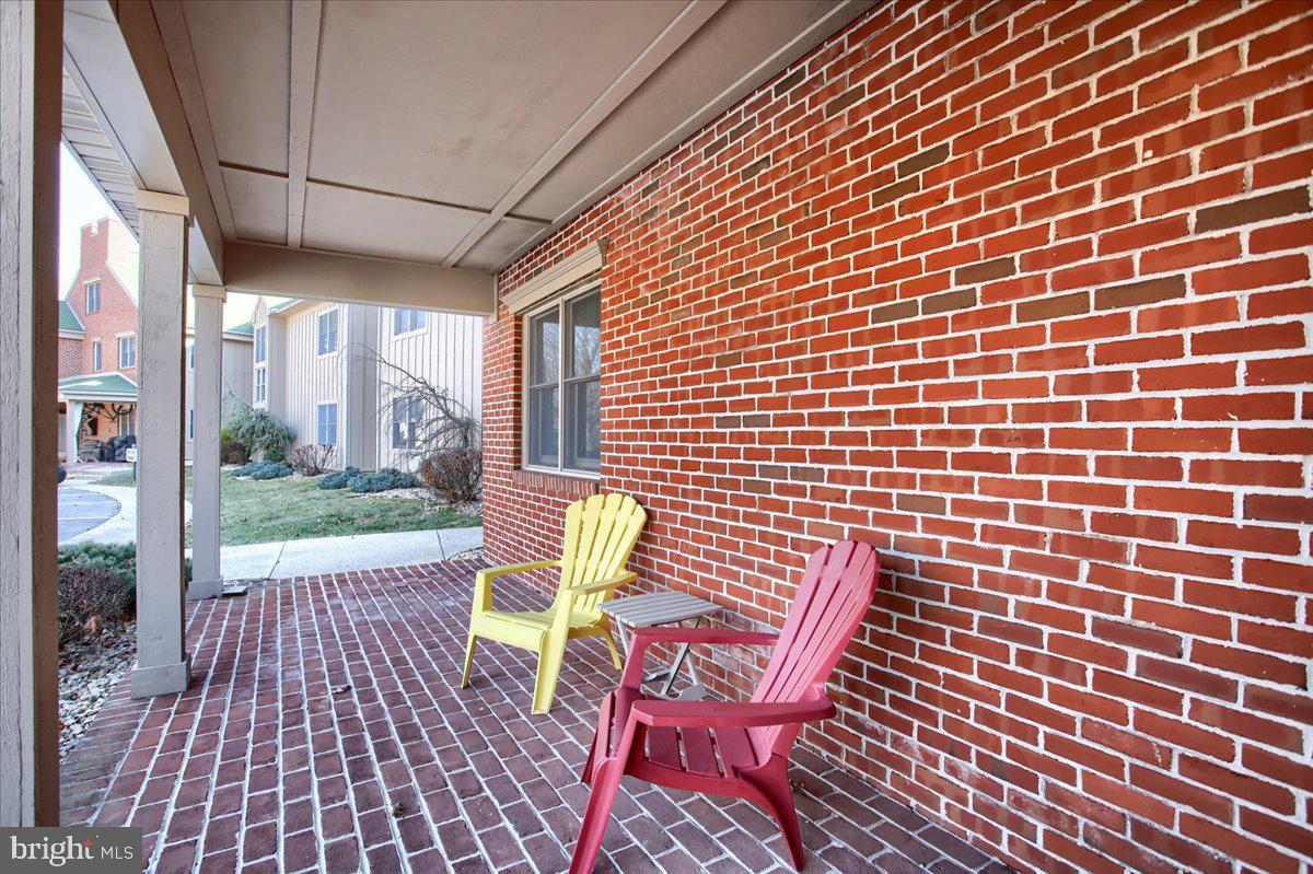 13840 POND VIEW LANE LANE W